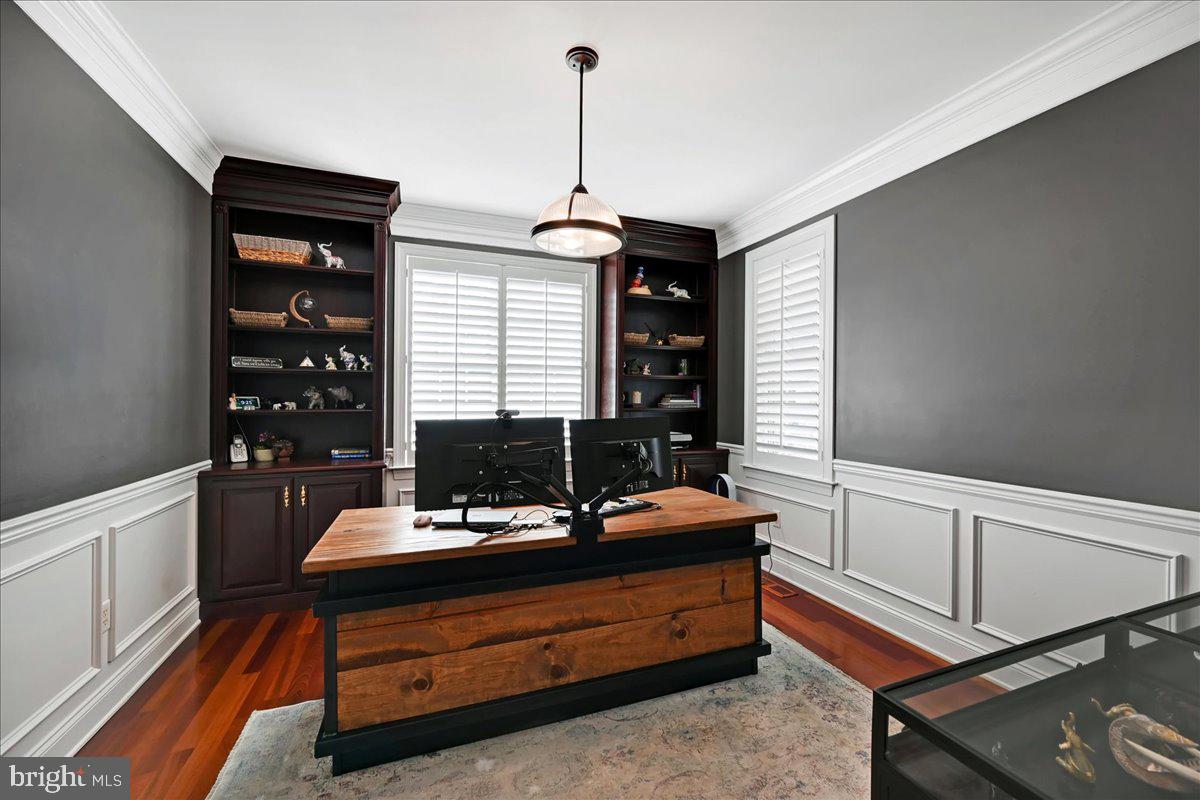 THORNHILL - Residential
