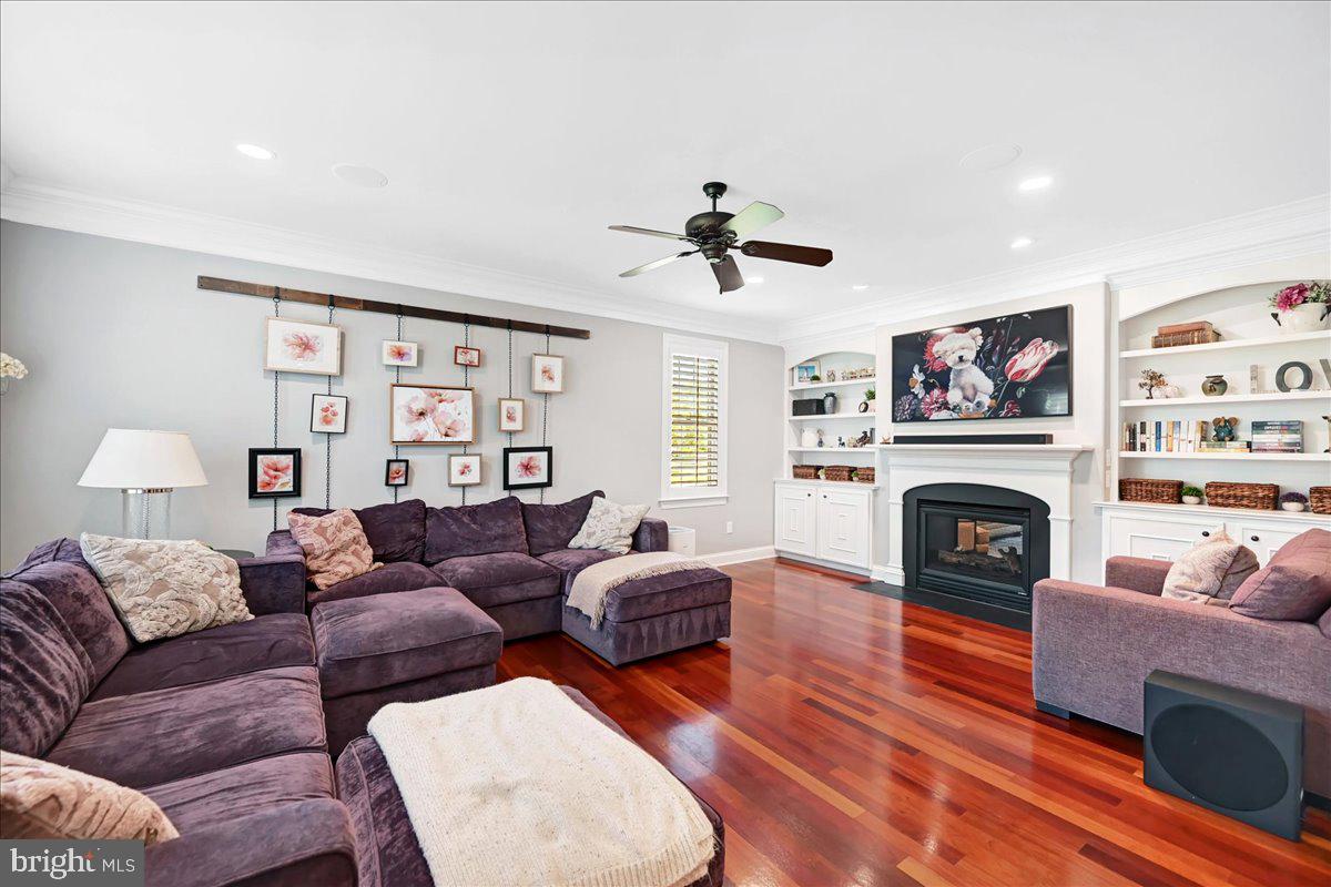 THORNHILL - Residential