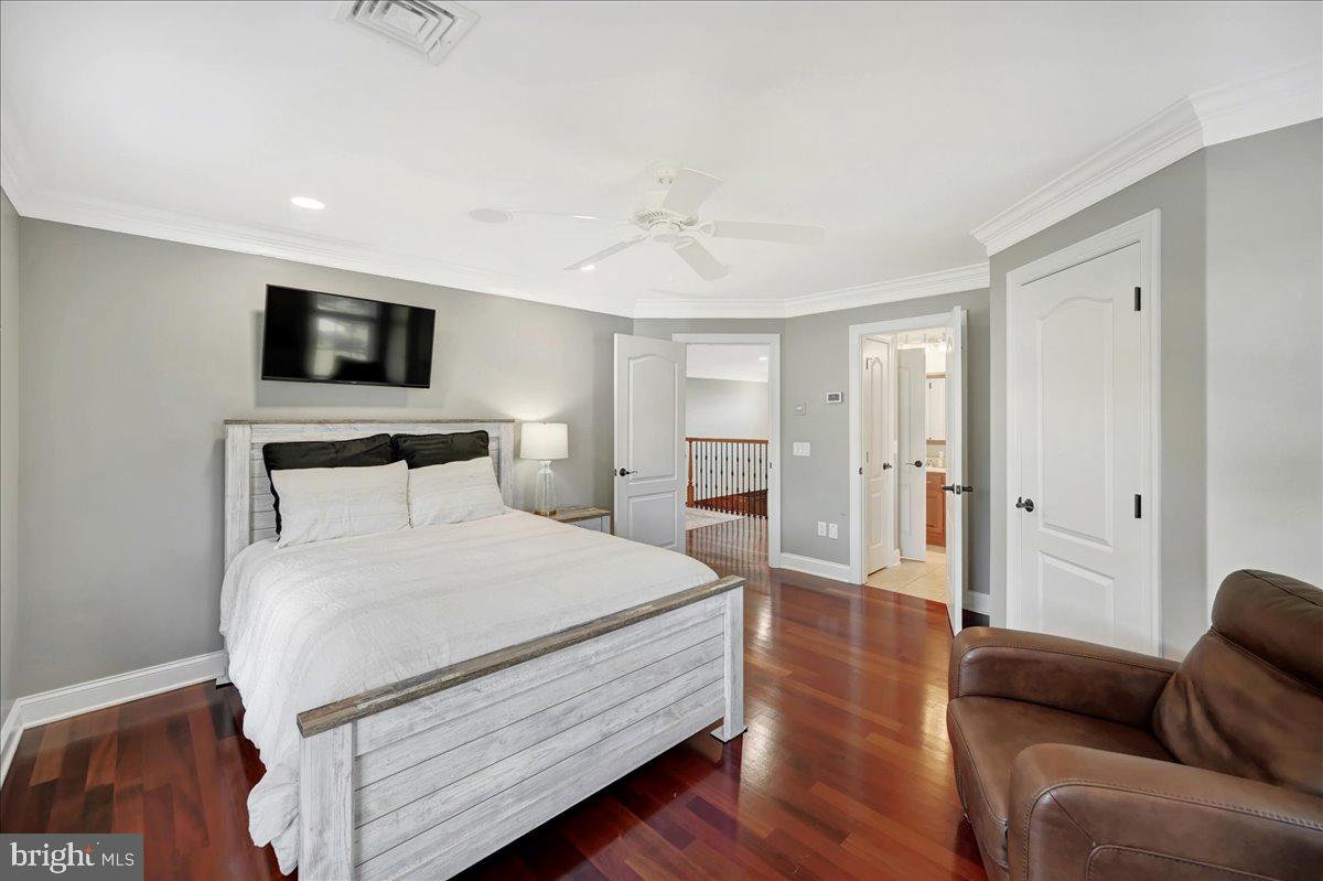 THORNHILL - Residential