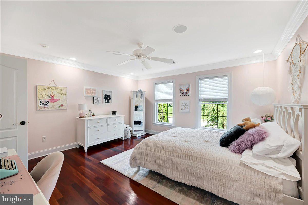 THORNHILL - Residential