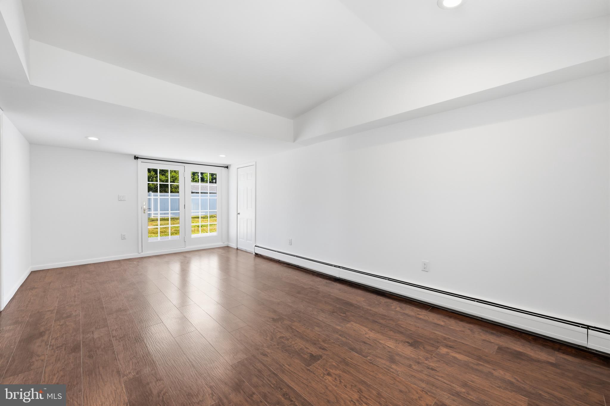 INDIAN CREEK - Residential