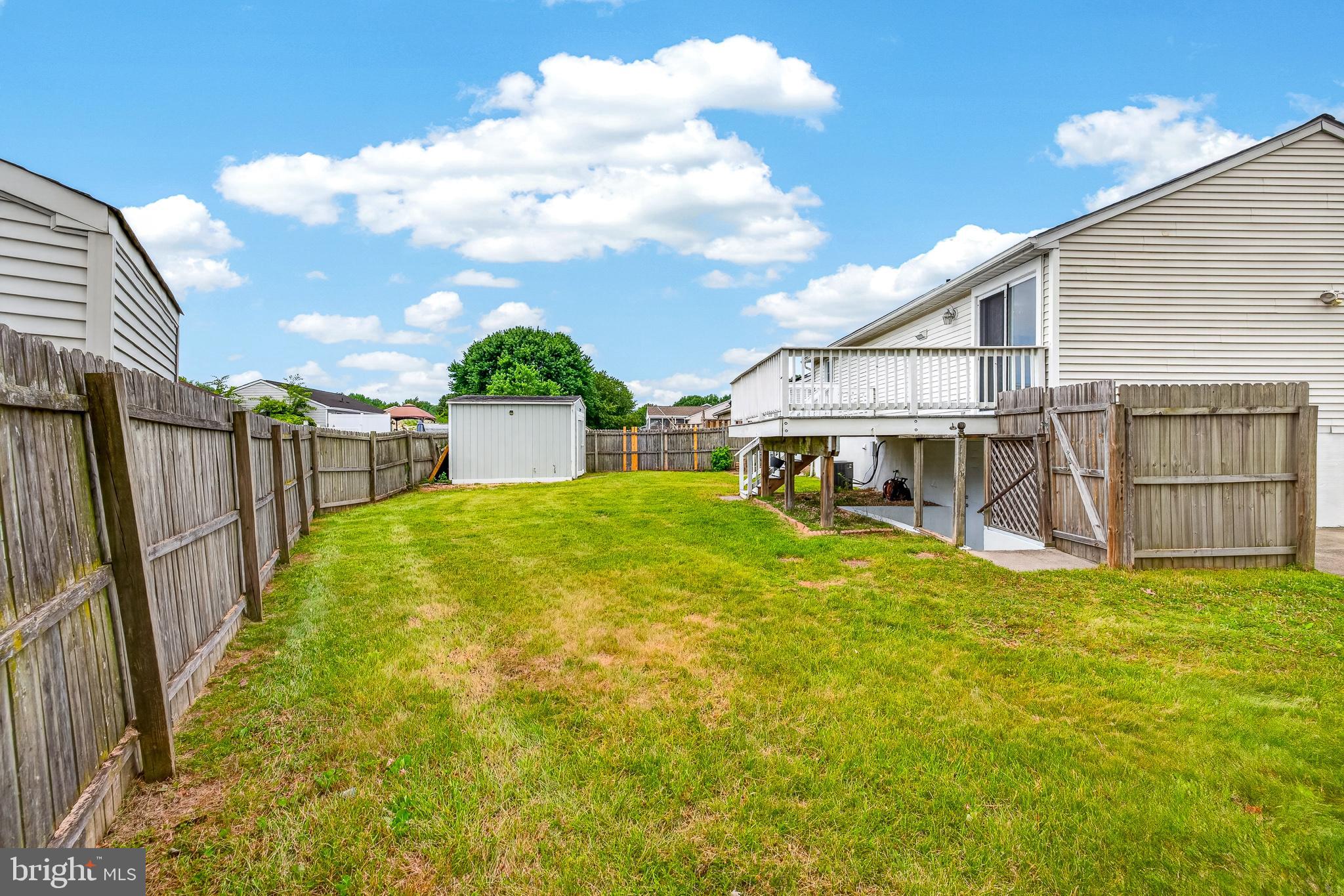NEWARK OAKS - Residential