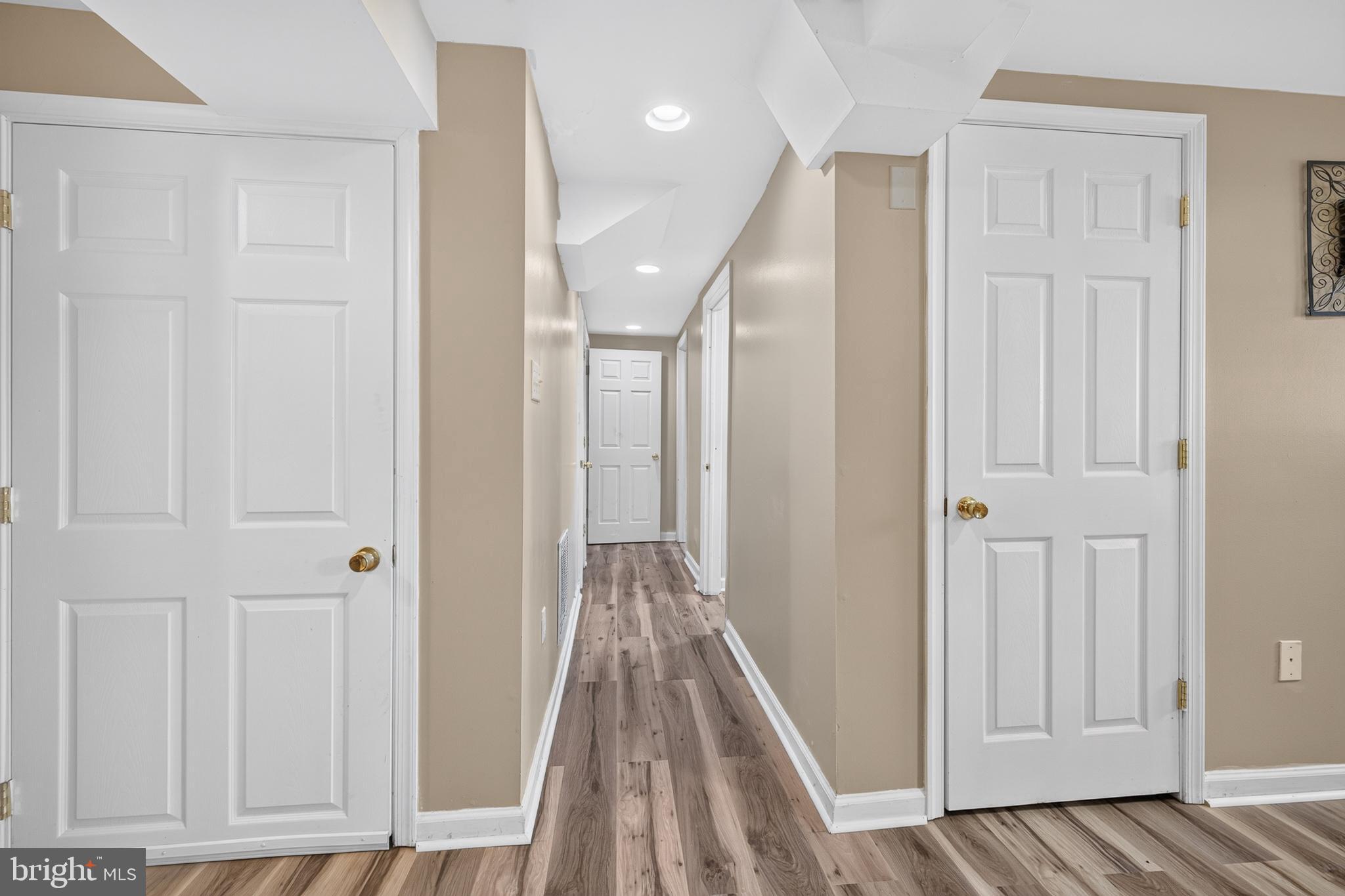 NEWARK OAKS - Residential