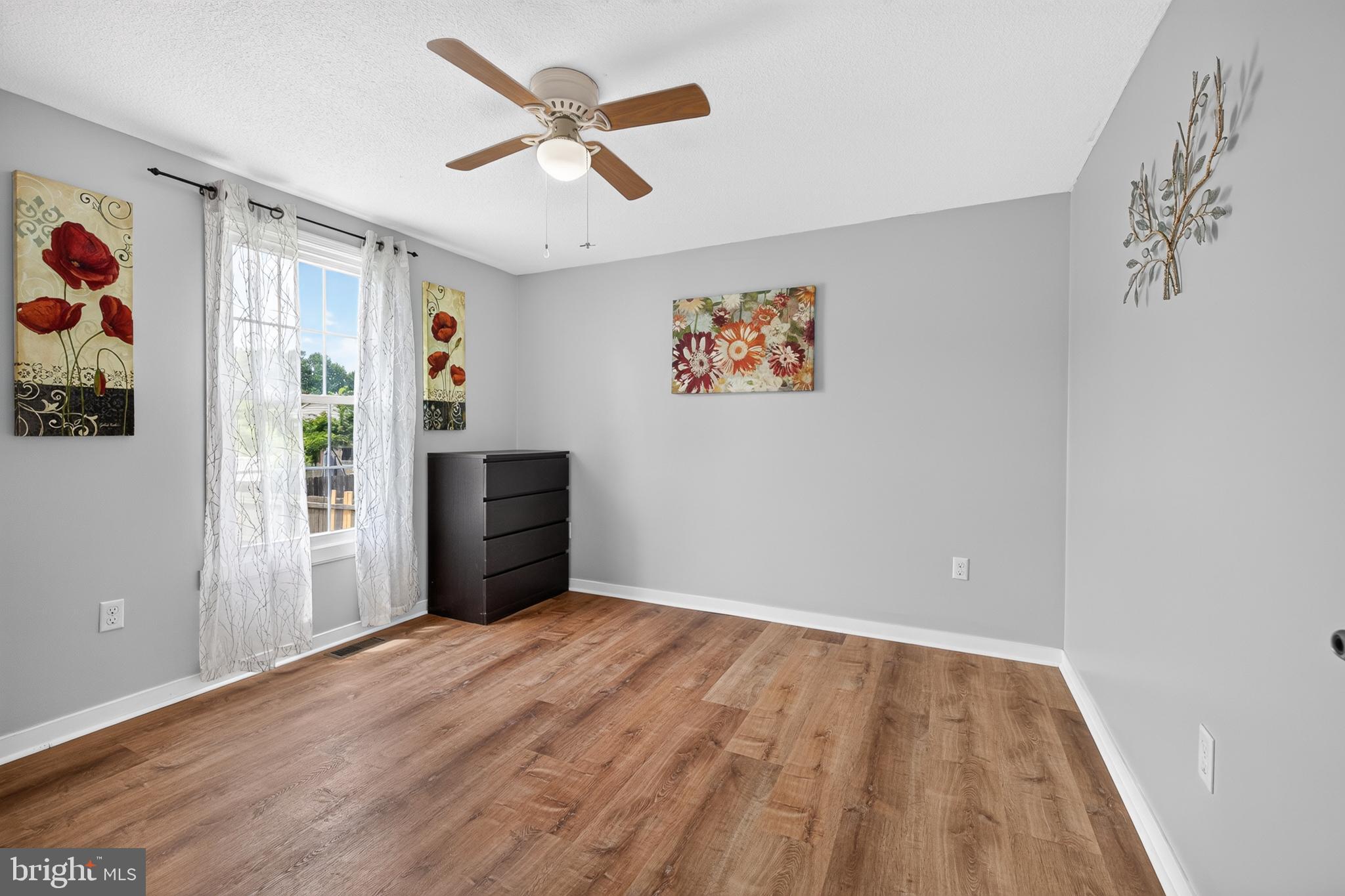 NEWARK OAKS - Residential