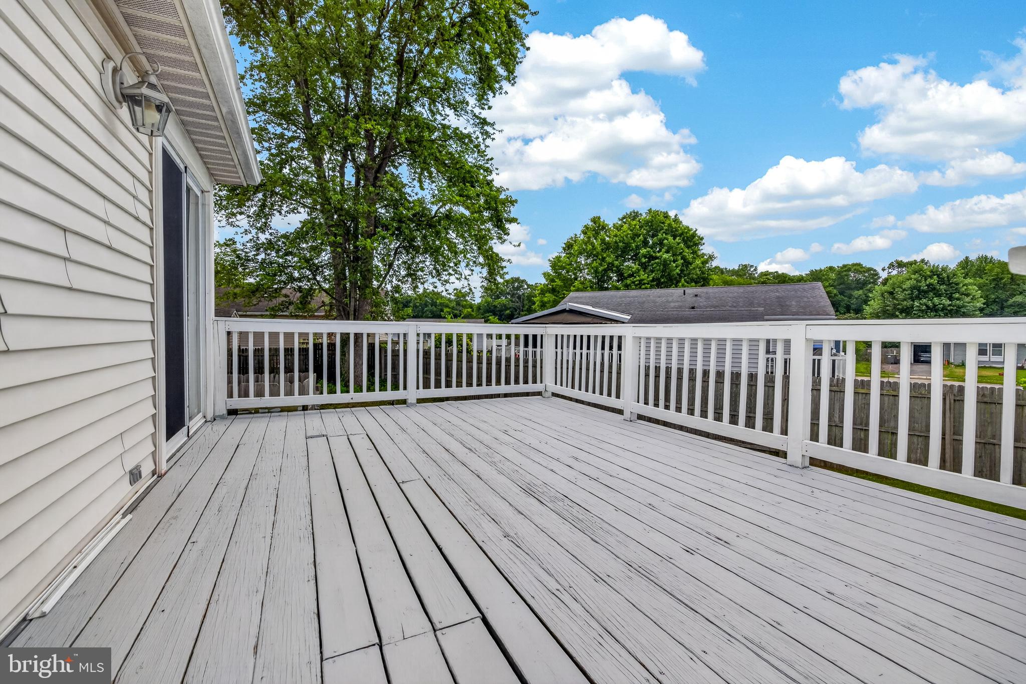 NEWARK OAKS - Residential