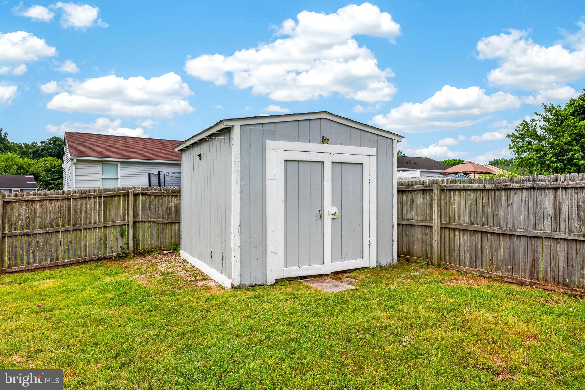 NEWARK OAKS - Residential