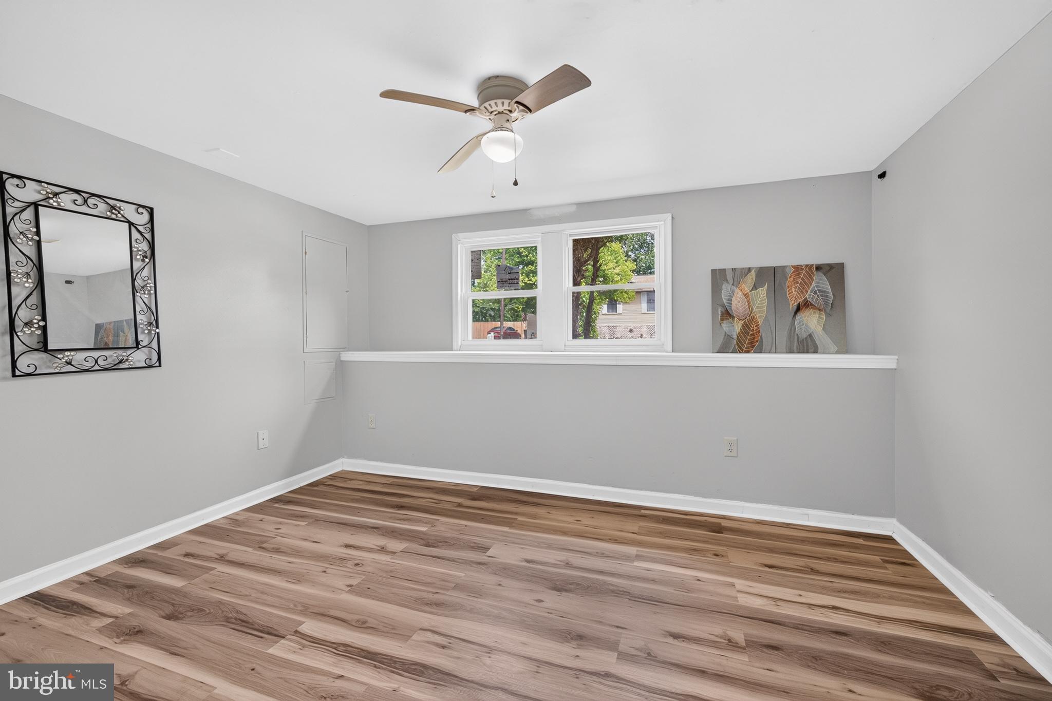 NEWARK OAKS - Residential