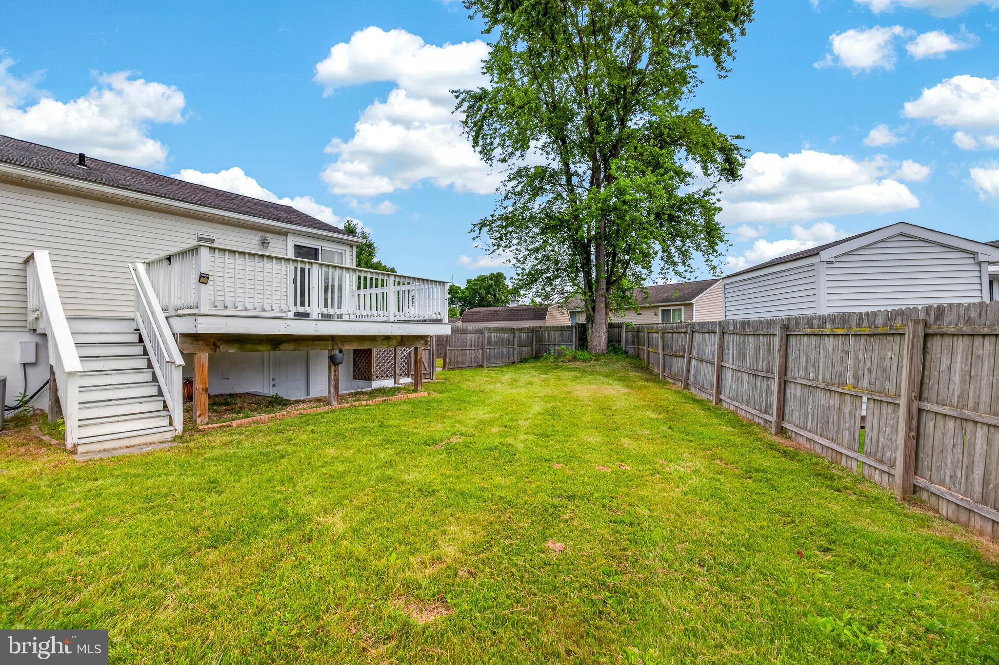 NEWARK OAKS - Residential
