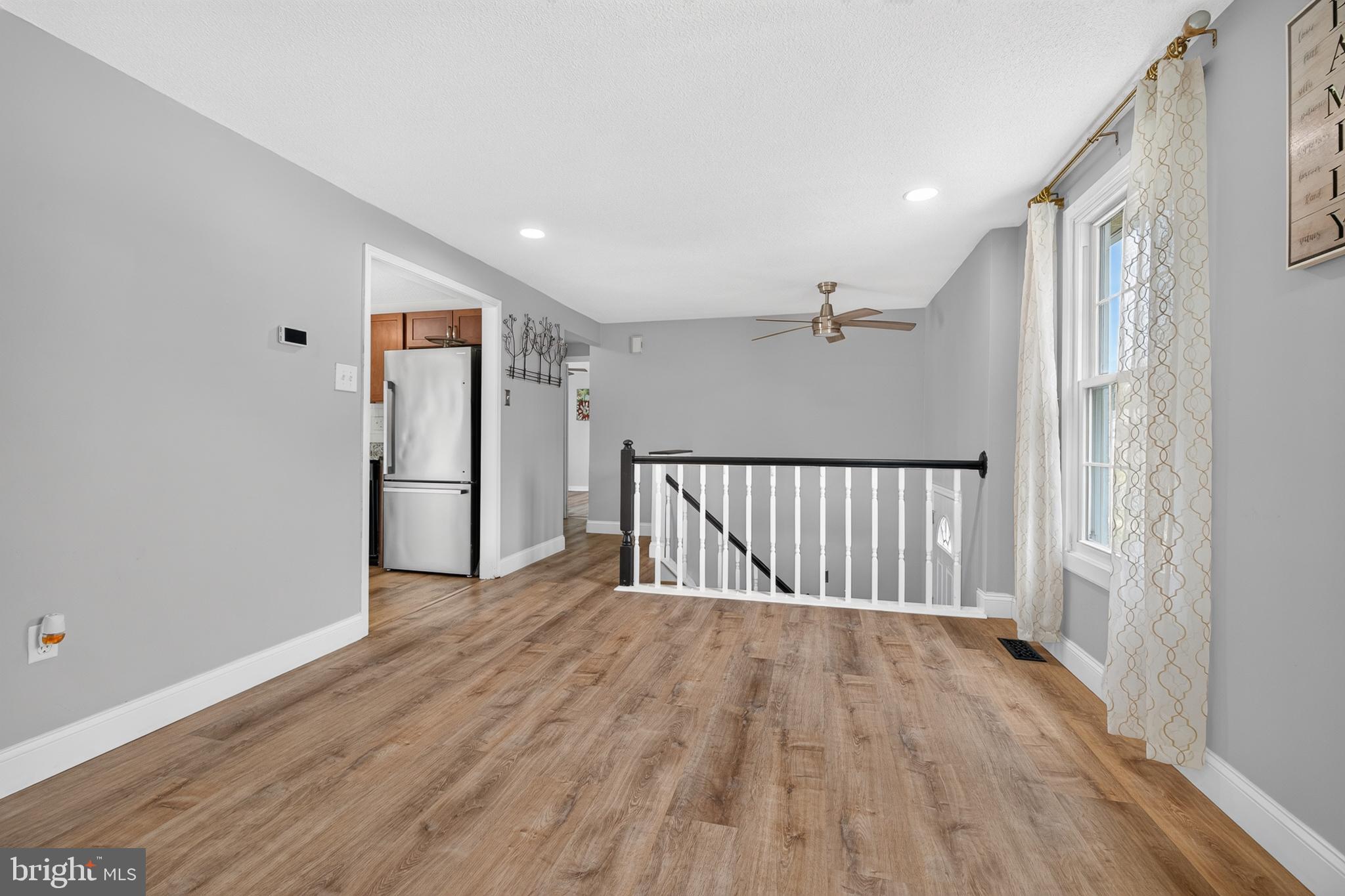 NEWARK OAKS - Residential