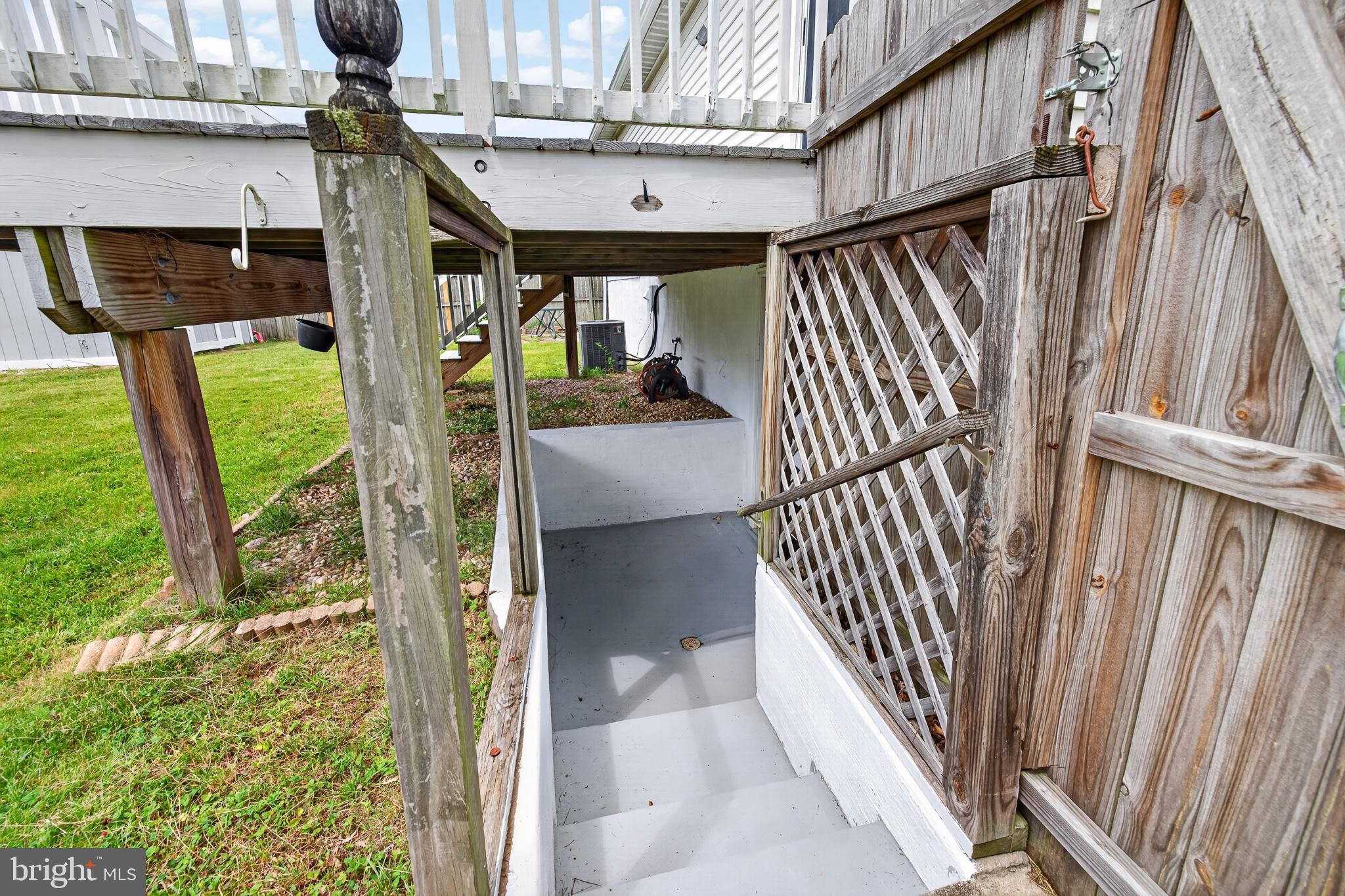 NEWARK OAKS - Residential