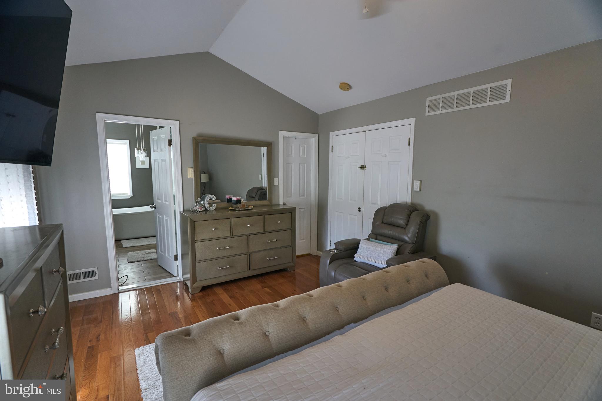 PINE VALLEY - Residential