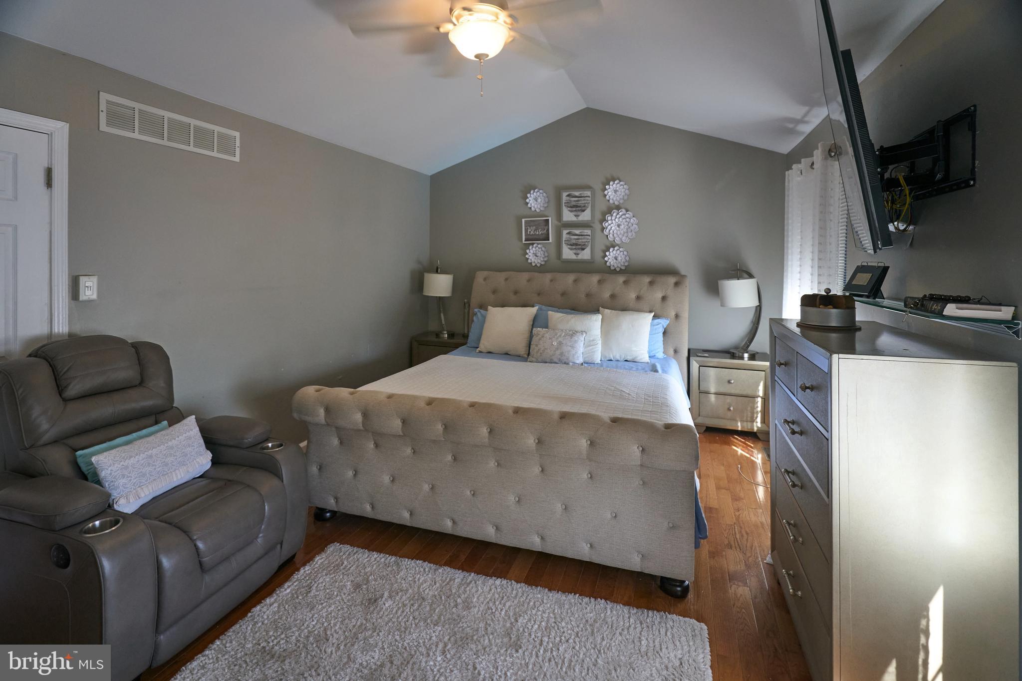 PINE VALLEY - Residential