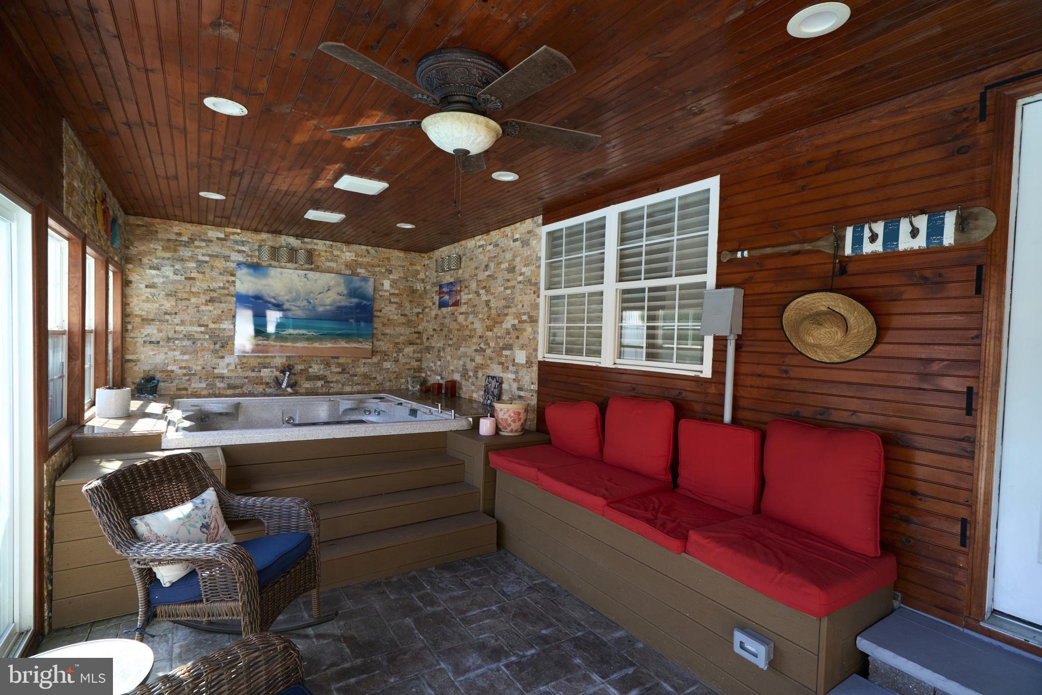 PINE VALLEY - Residential