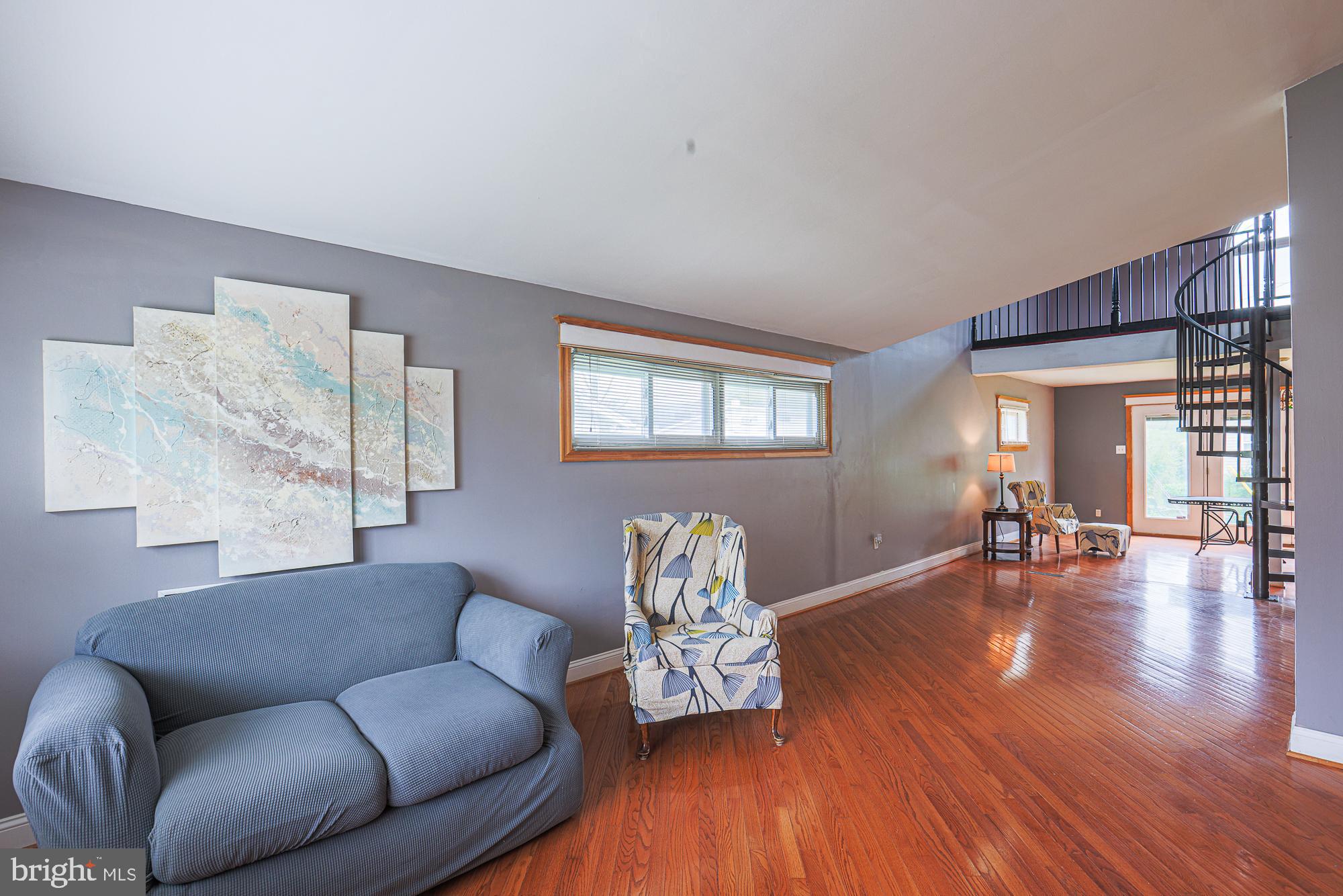 WILLIAMSBURG - Residential