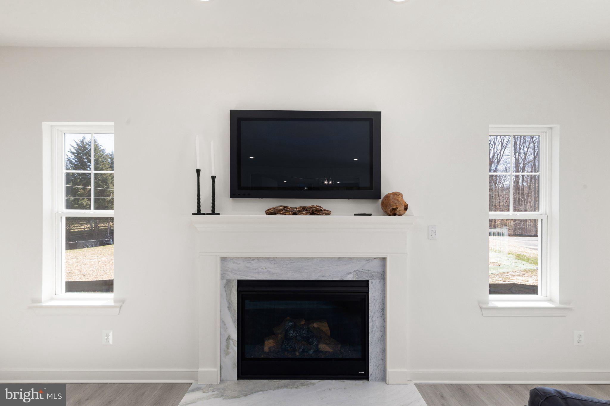 CAPTAIN'S COVE - Residential