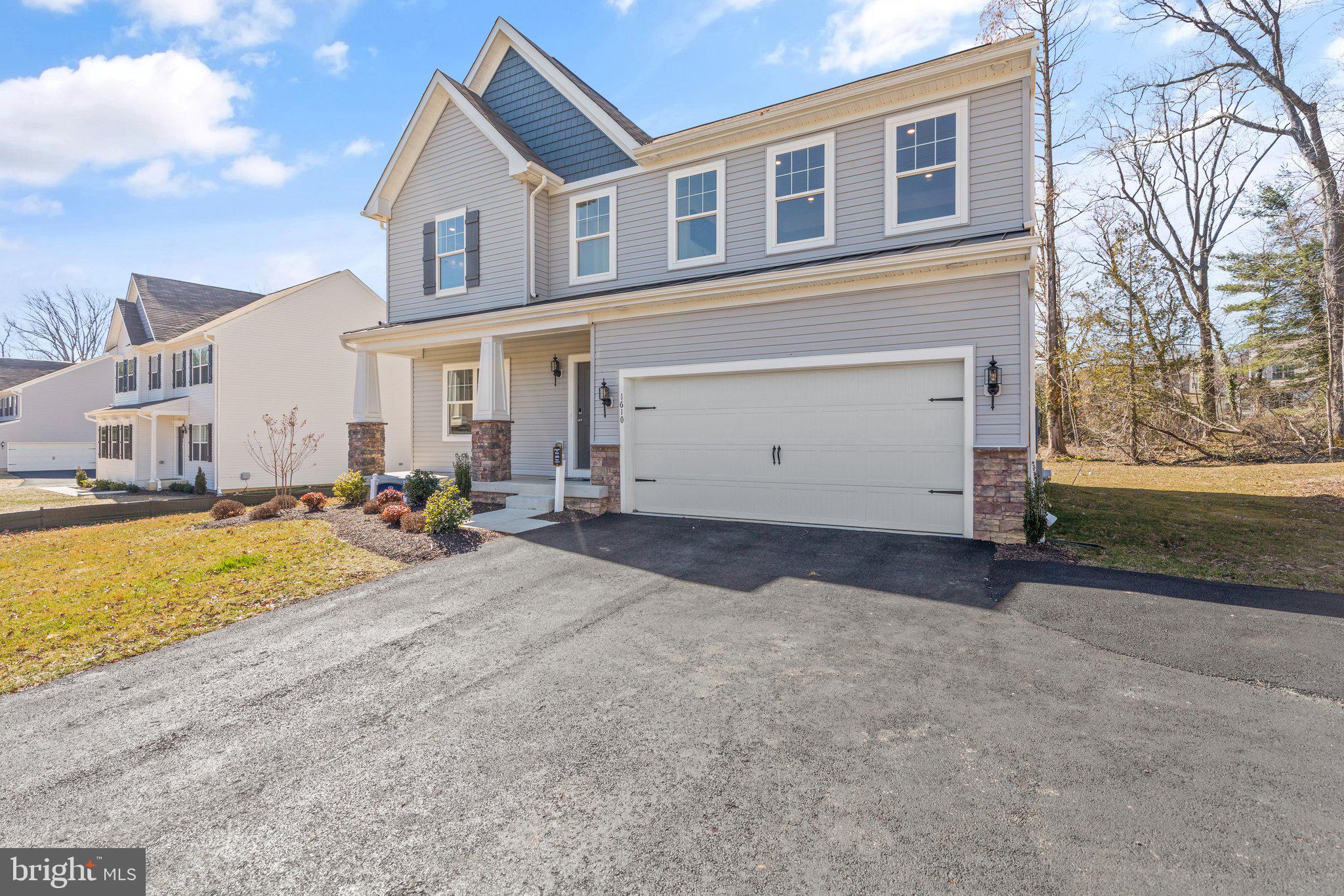 CAPTAIN'S COVE - Residential