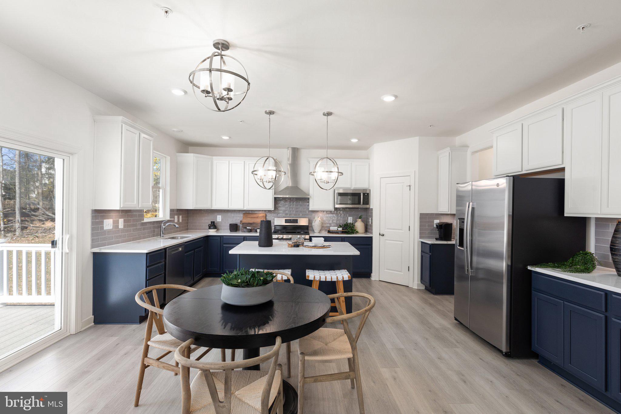 CAPTAIN'S COVE - Residential