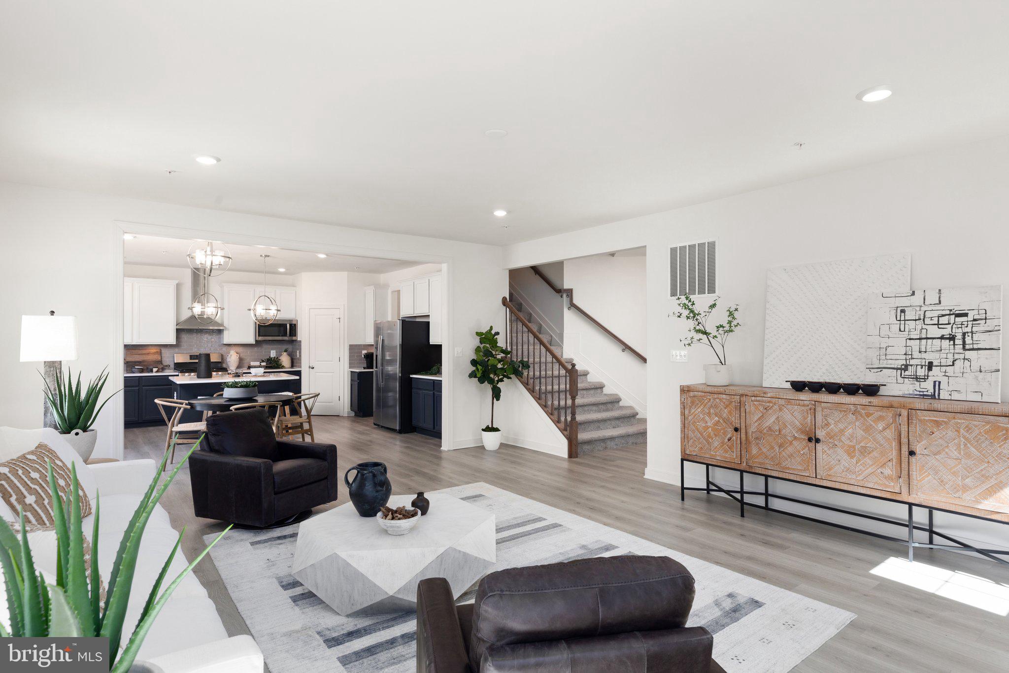 CAPTAIN'S COVE - Residential