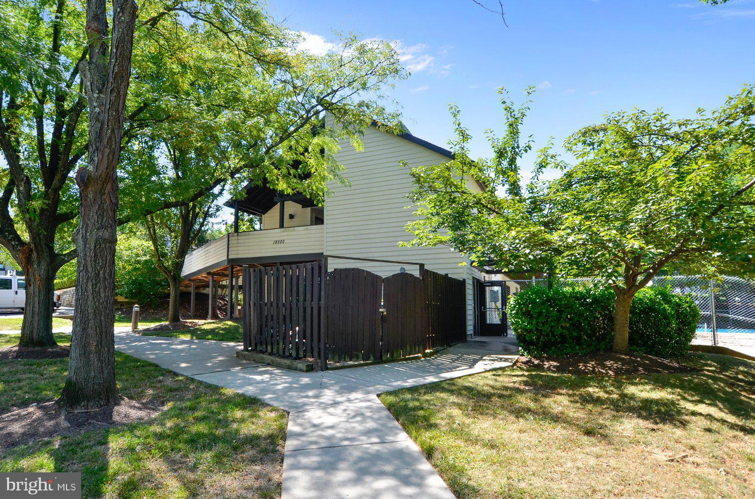 CHRISTOPHER COURT - Residential
