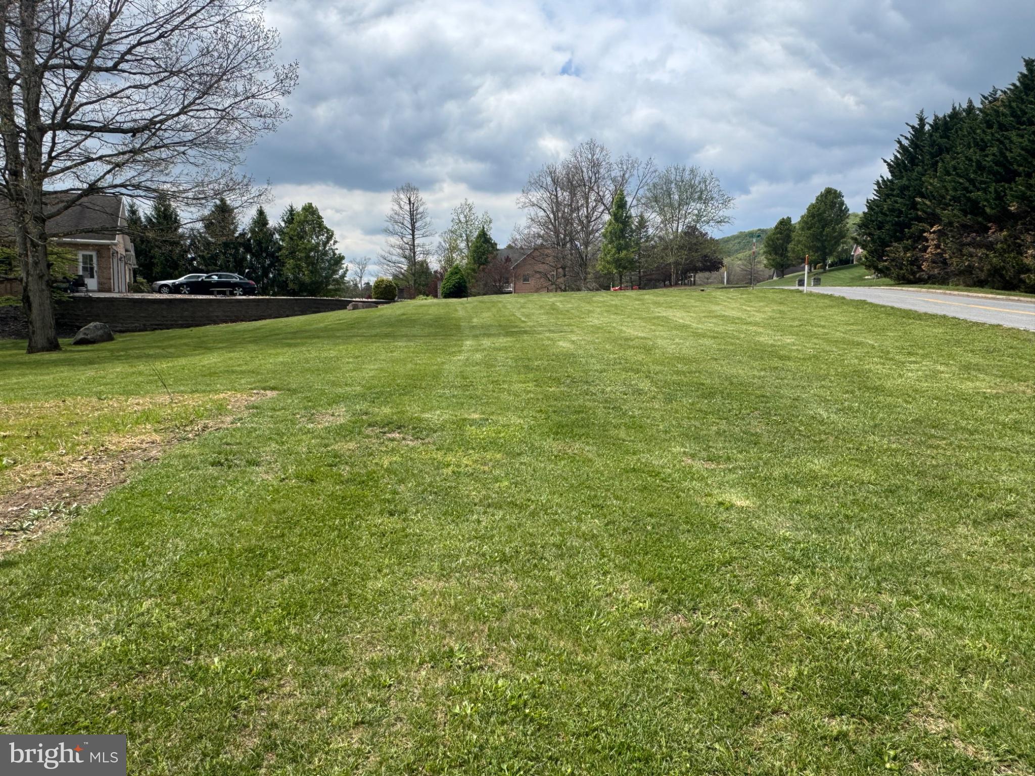 ROLLING OAKS - Land