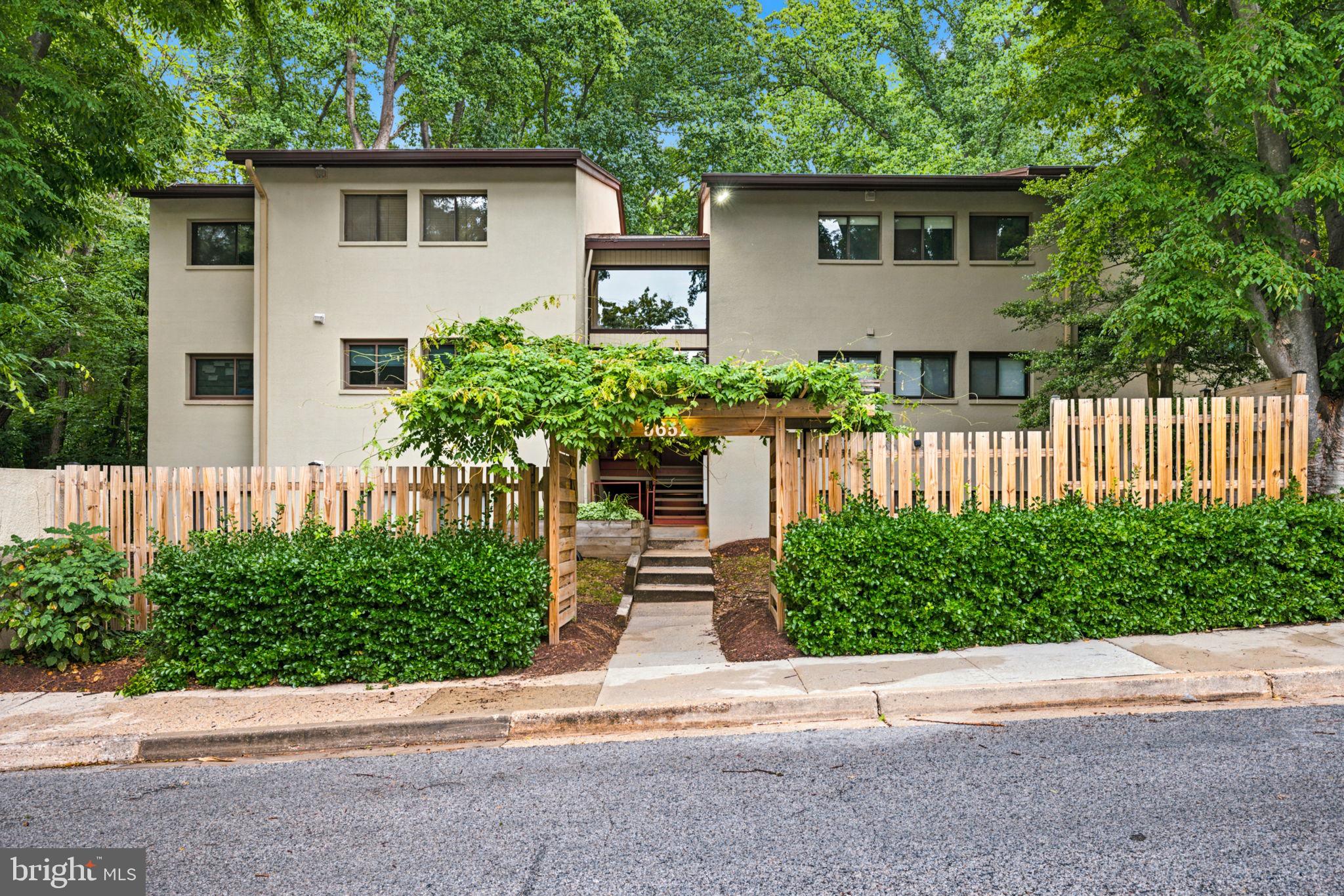 DEERING WOODS - Residential