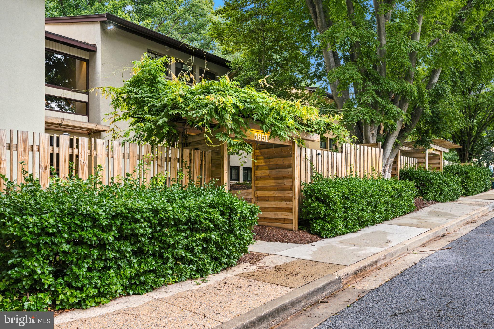 DEERING WOODS - Residential