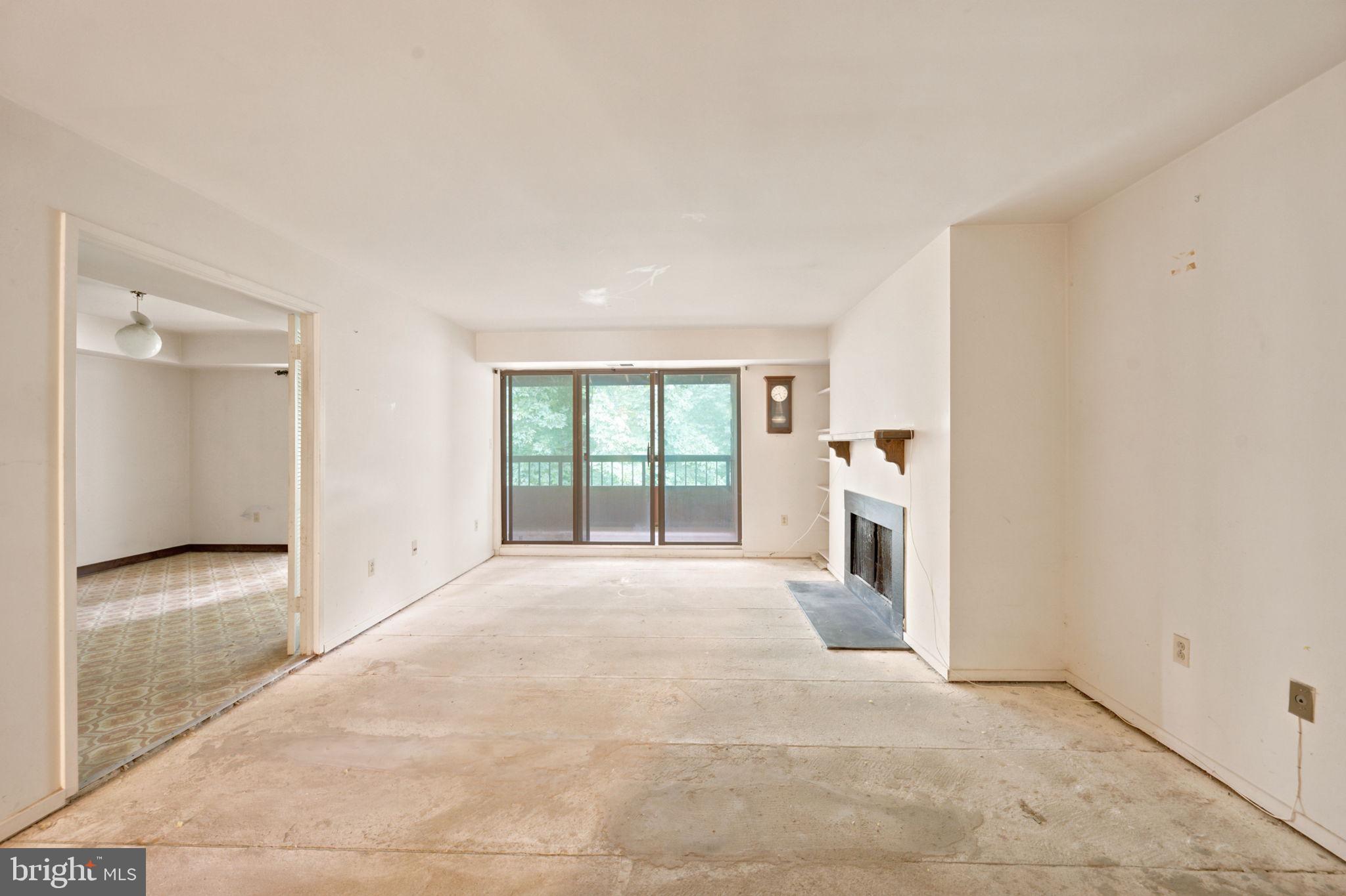 DEERING WOODS - Residential