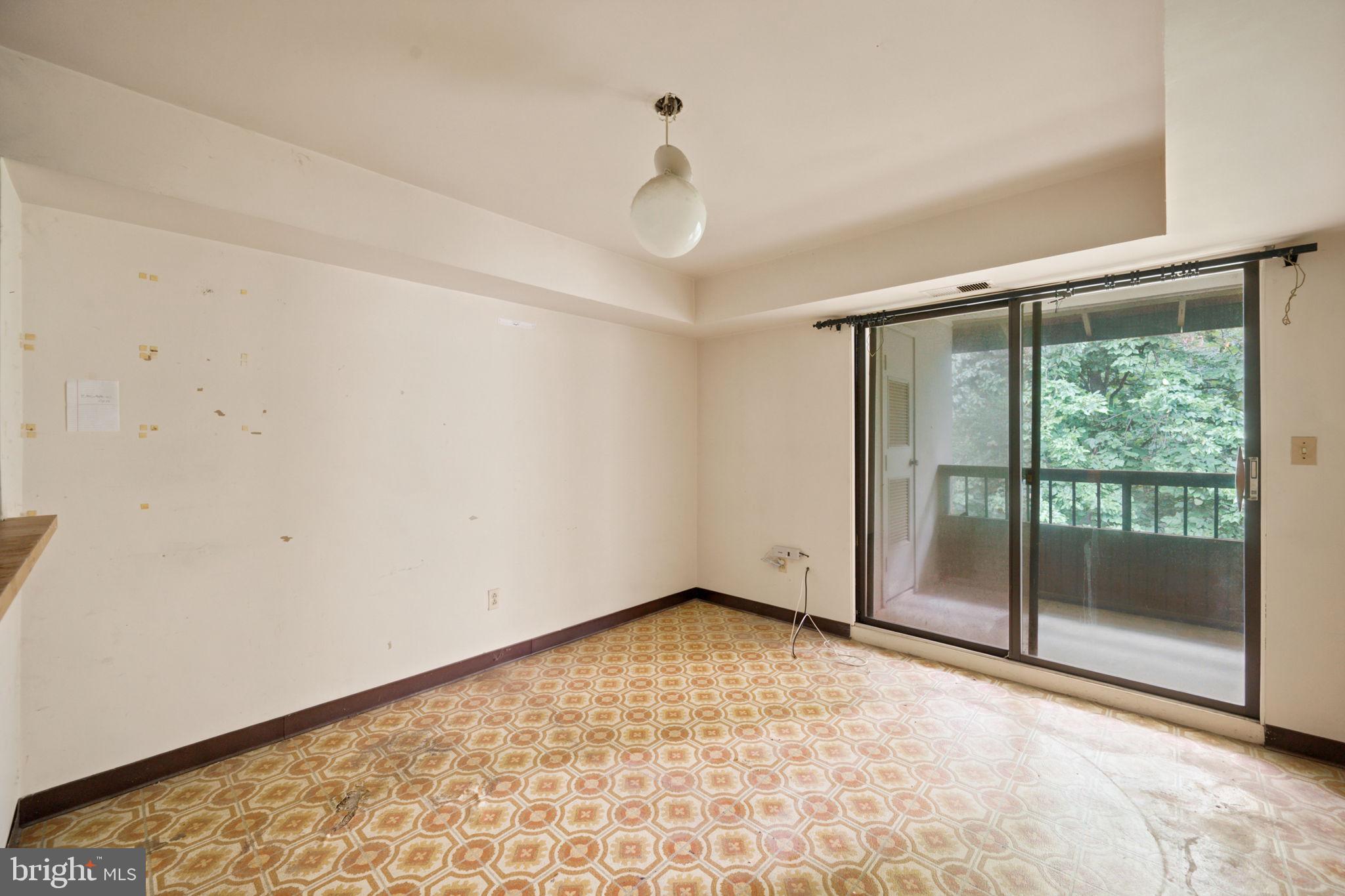 DEERING WOODS - Residential