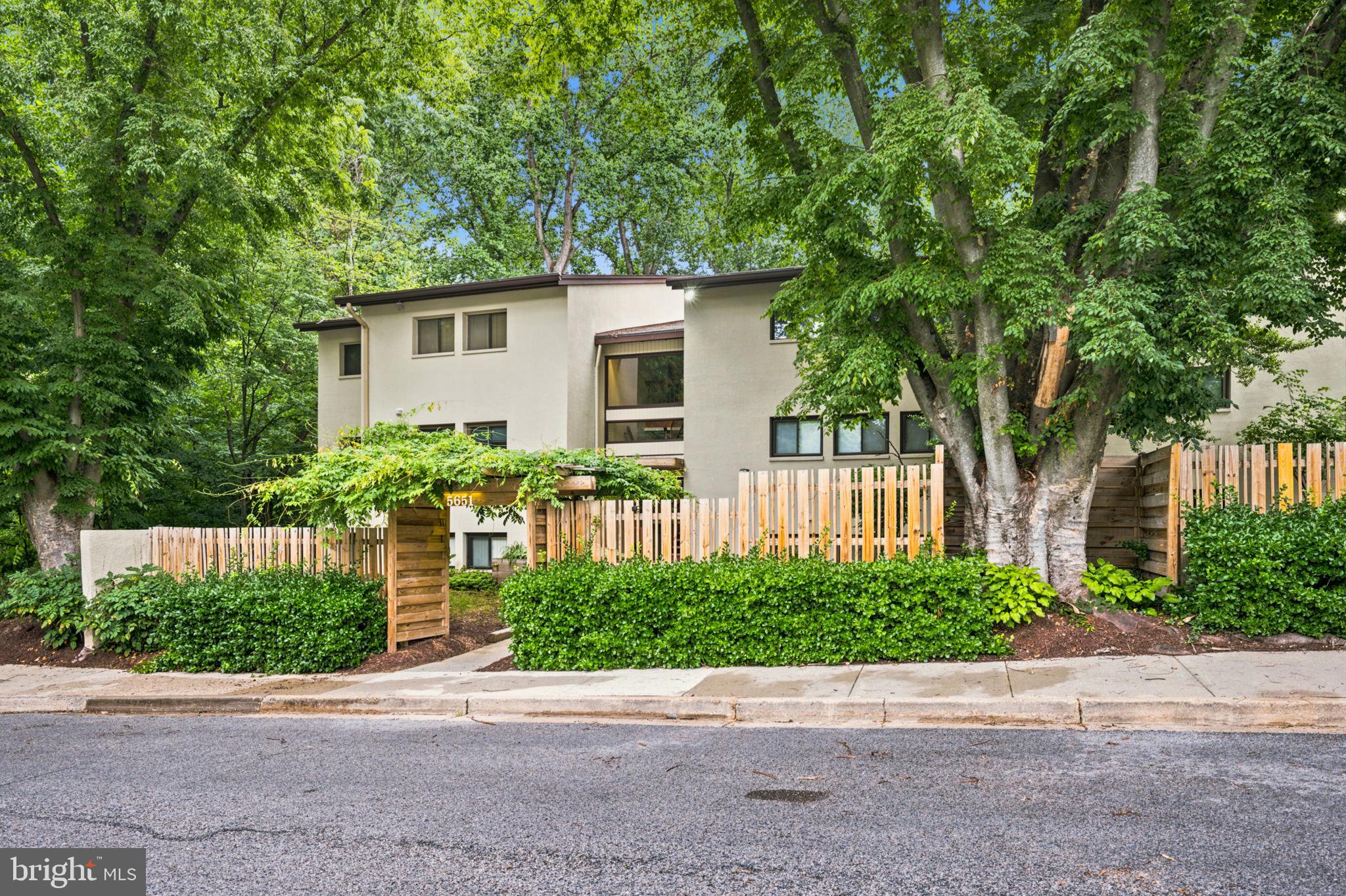 DEERING WOODS - Residential