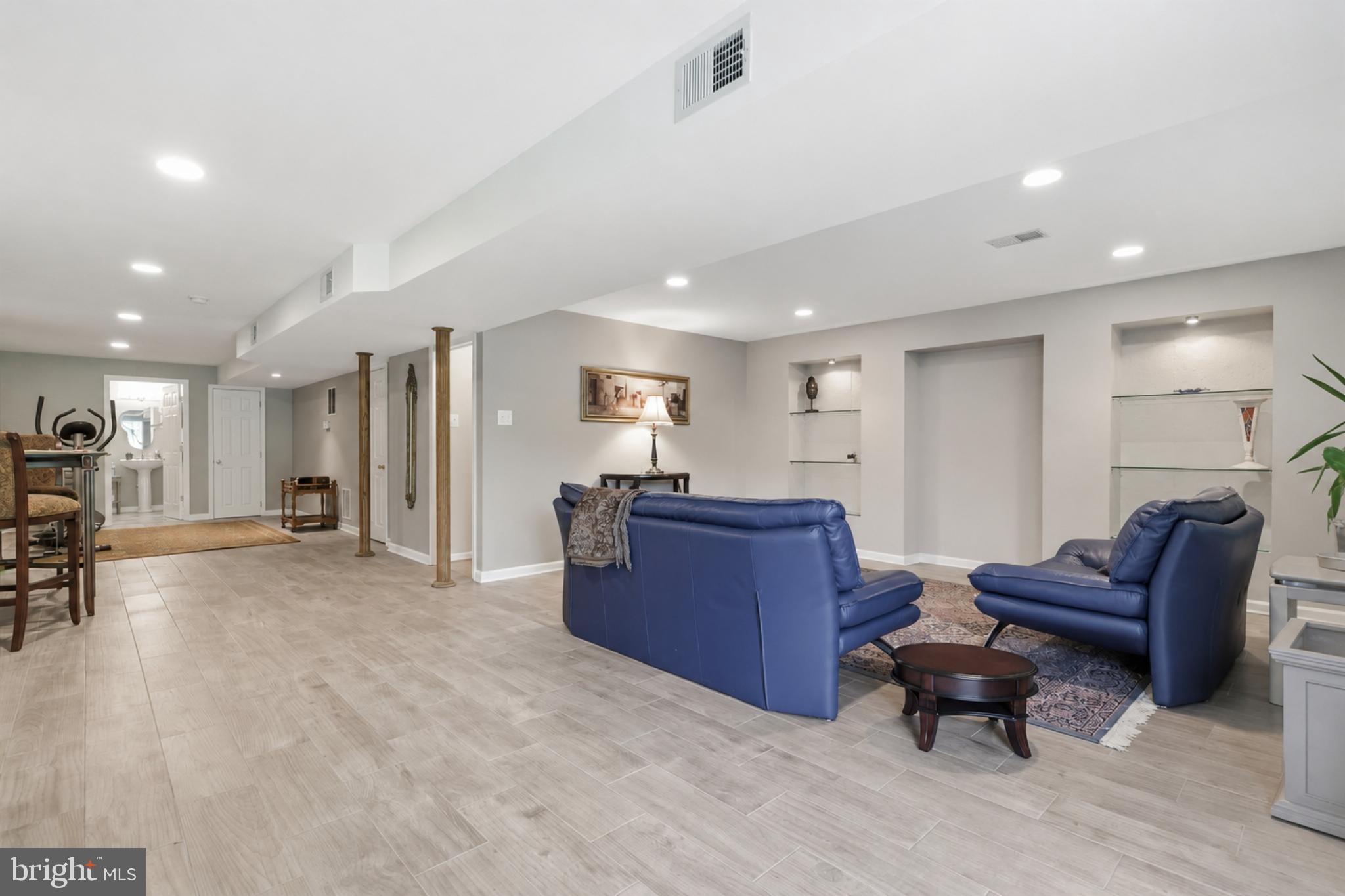 HUNTINGDON VALLEY - Residential