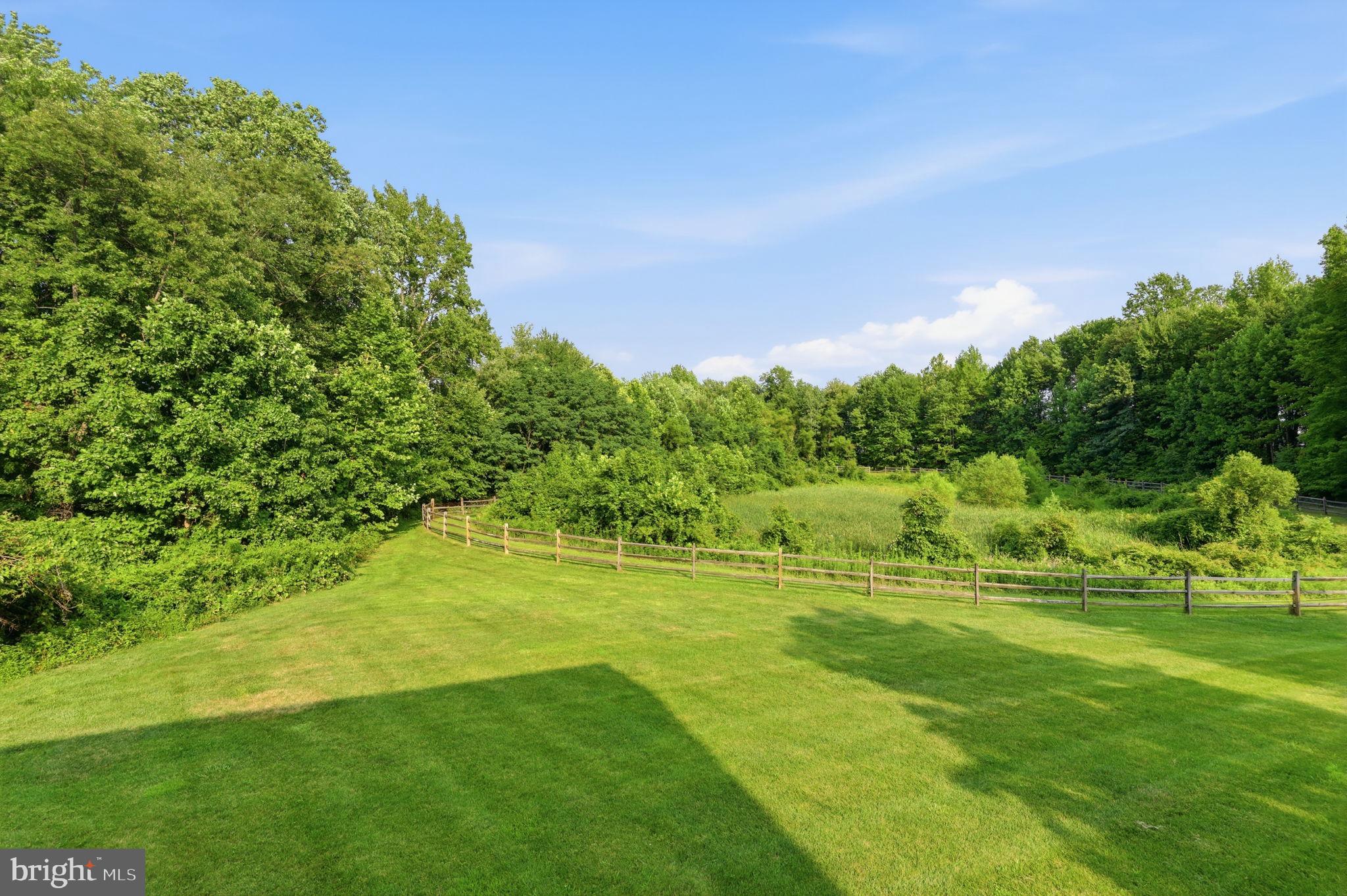 HUNTINGDON VALLEY - Residential