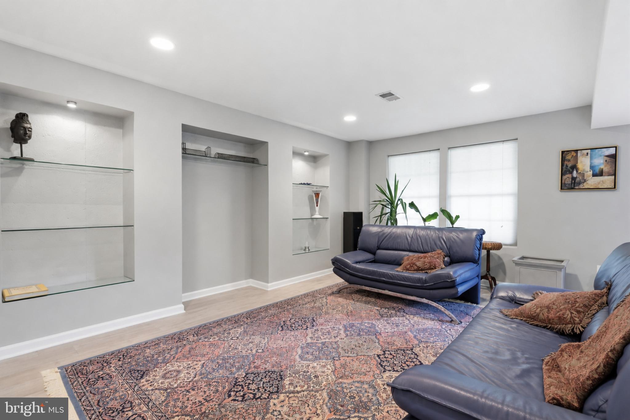 HUNTINGDON VALLEY - Residential