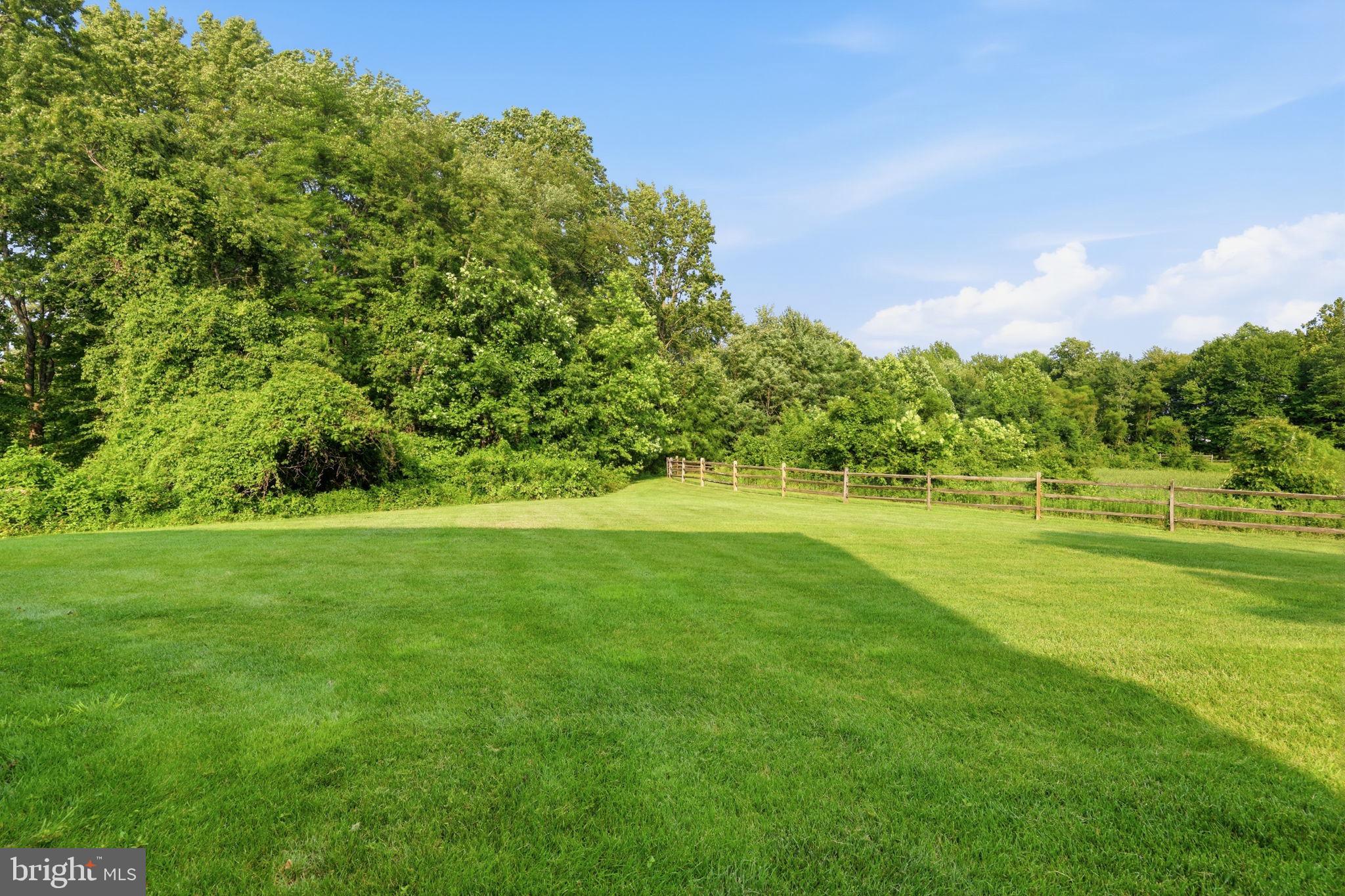 HUNTINGDON VALLEY - Residential