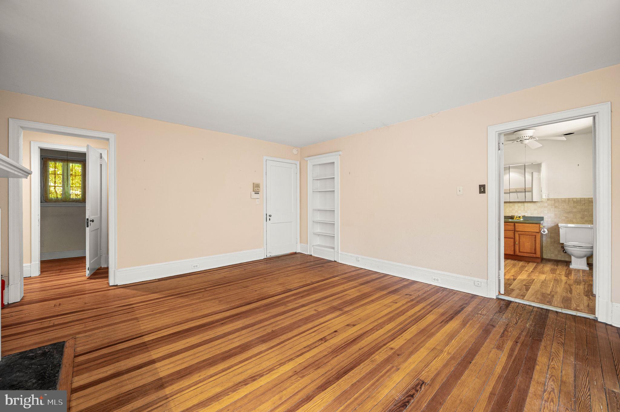 CHESTNUT HILL - Residential