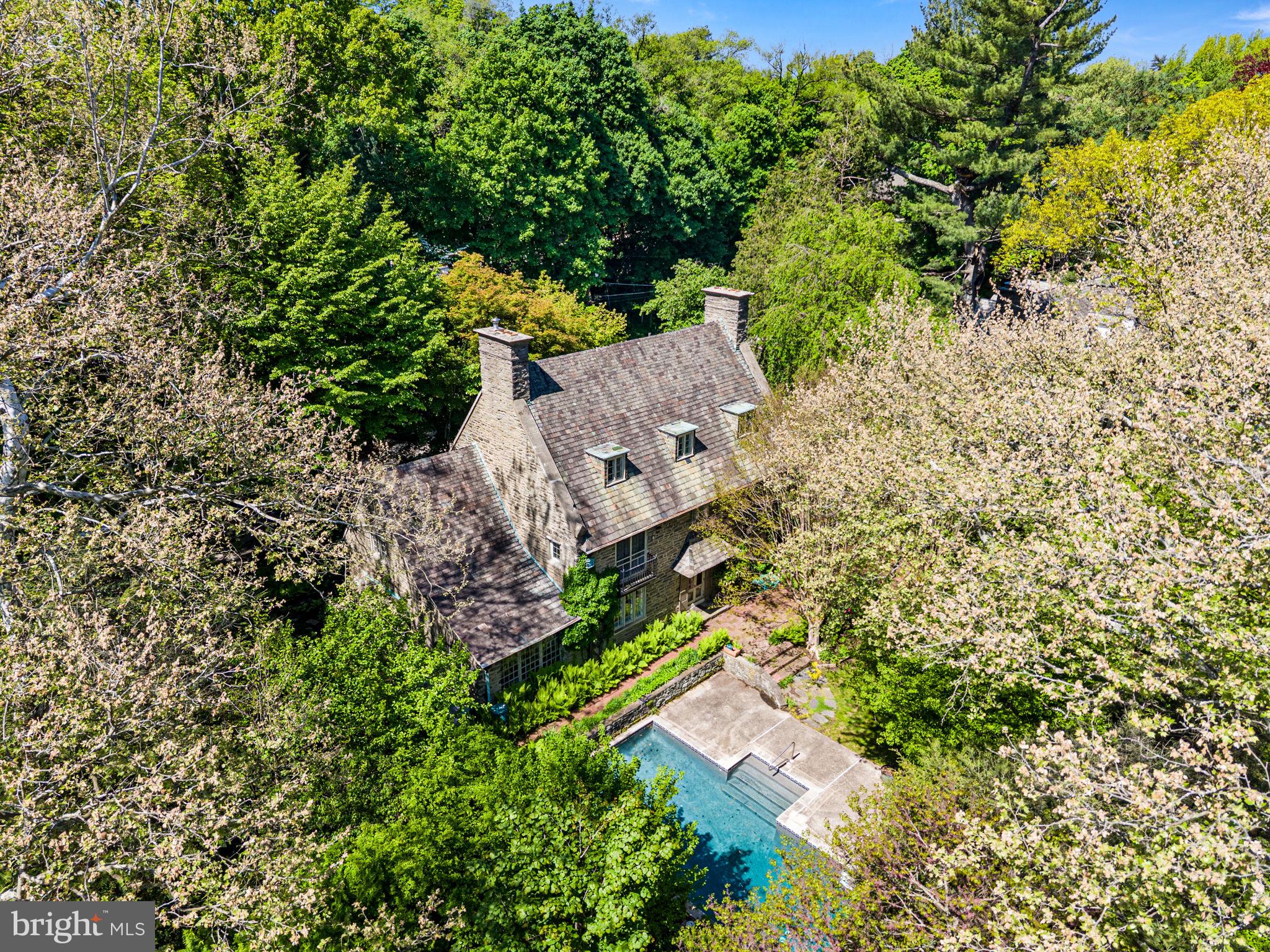CHESTNUT HILL - Residential