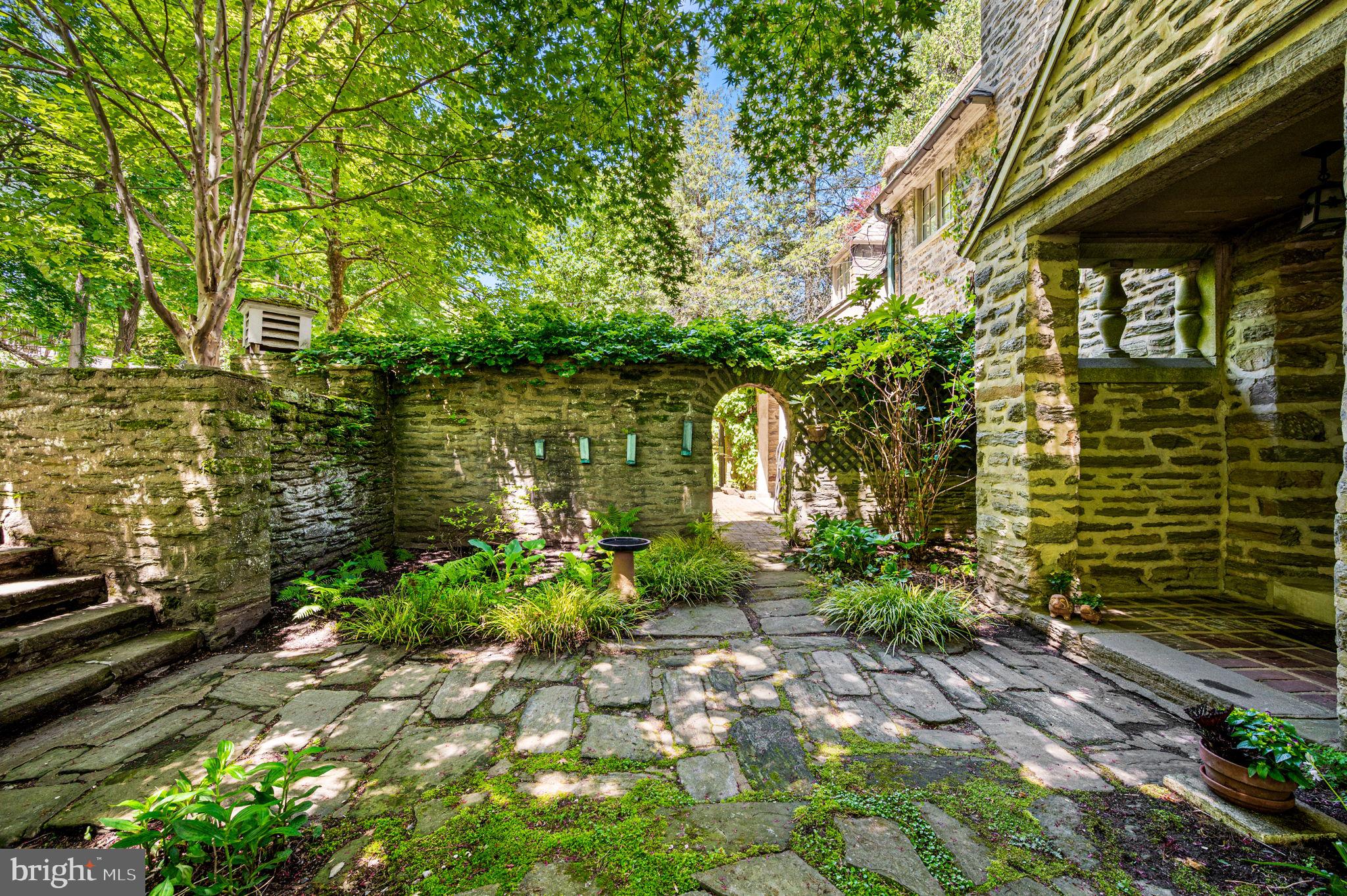 CHESTNUT HILL - Residential
