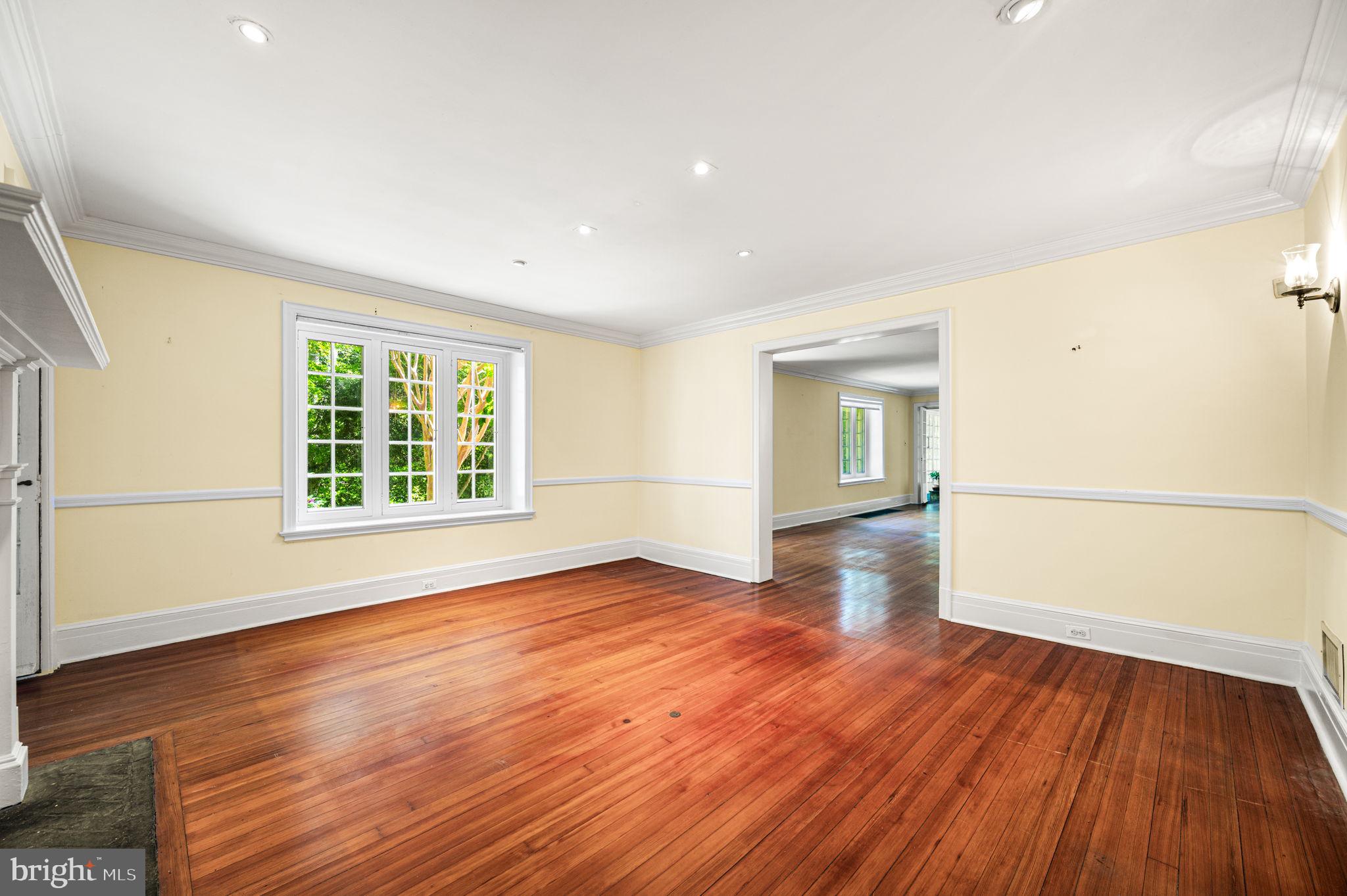 CHESTNUT HILL - Residential