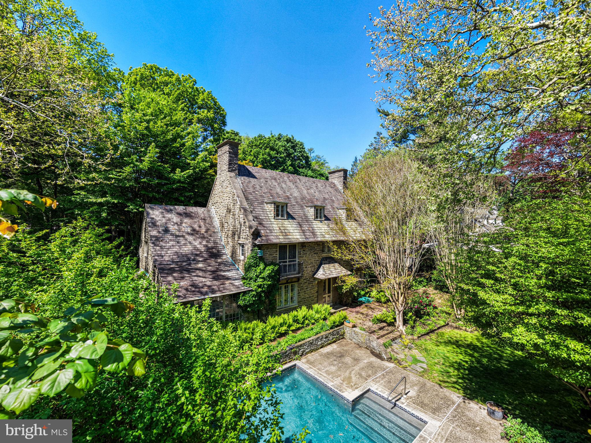 CHESTNUT HILL - Residential