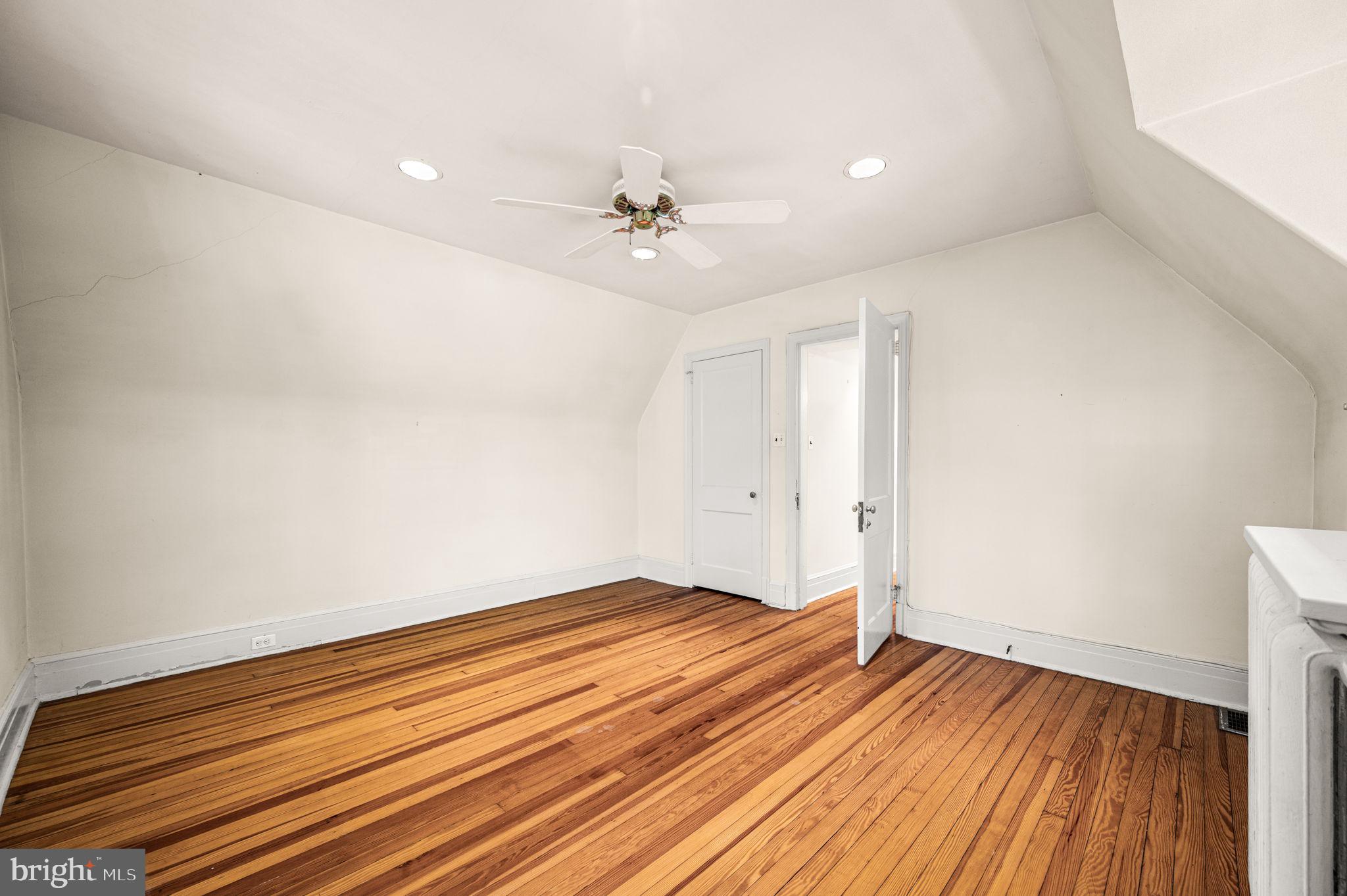 CHESTNUT HILL - Residential