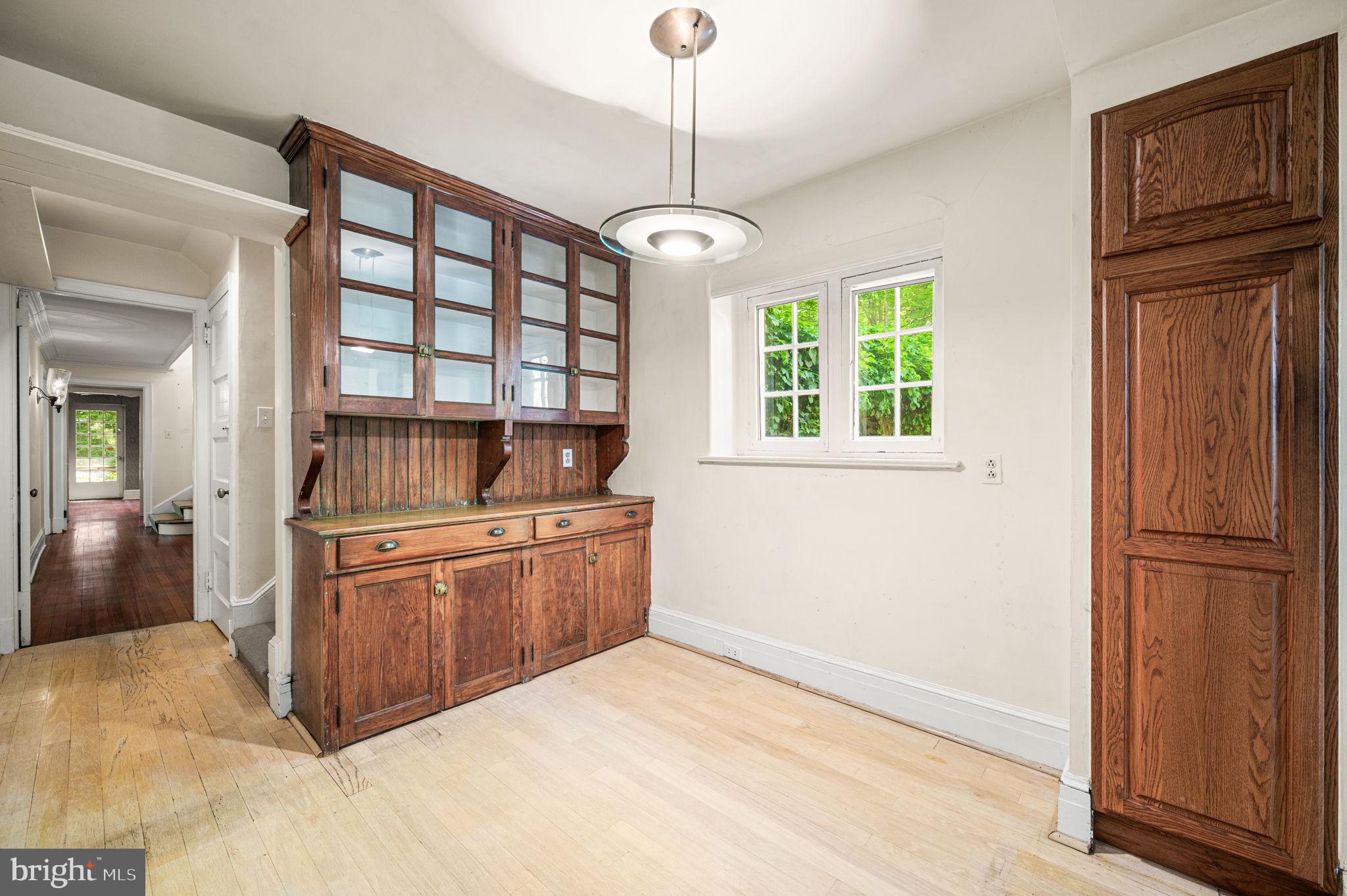 CHESTNUT HILL - Residential