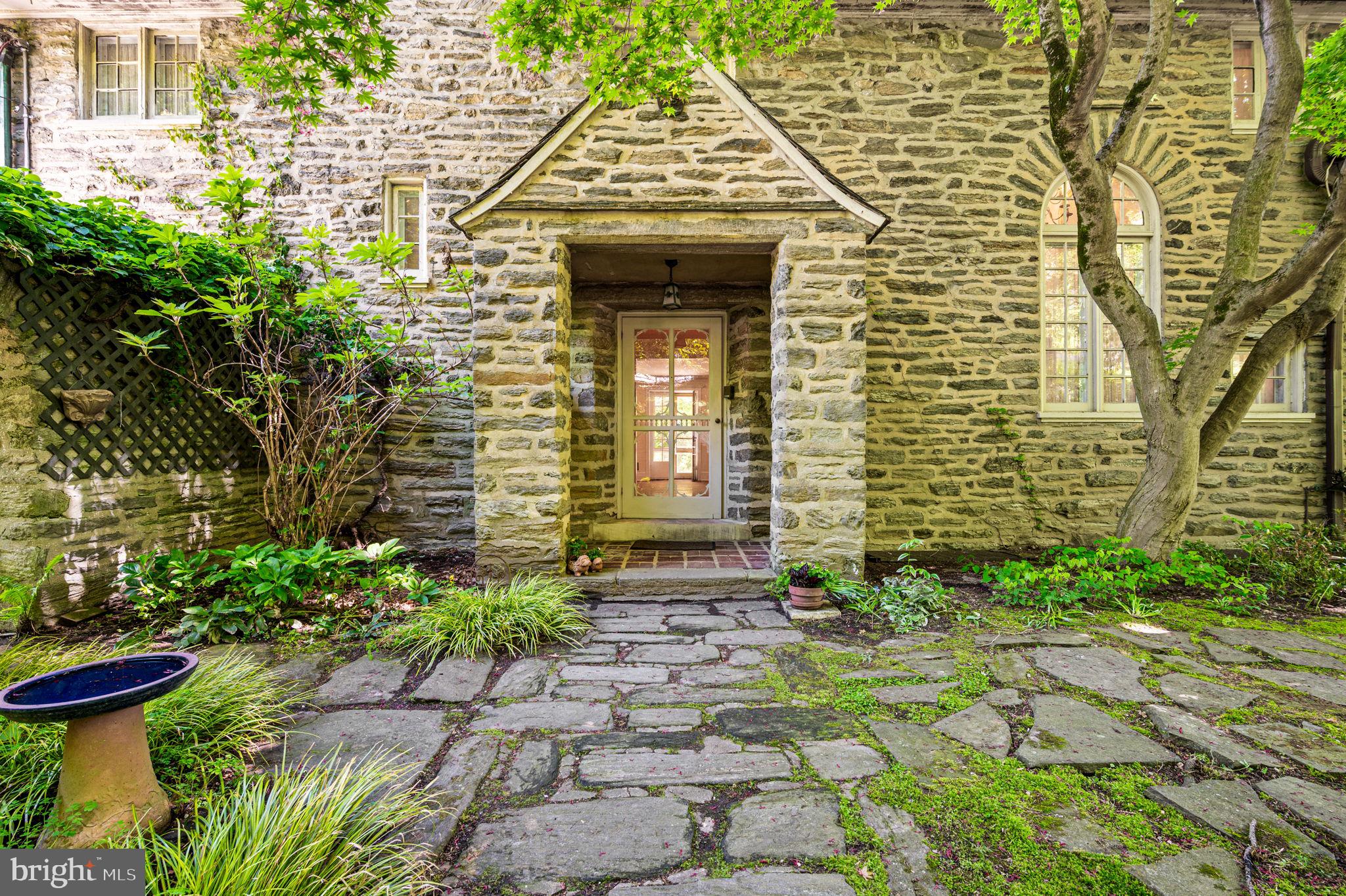 CHESTNUT HILL - Residential