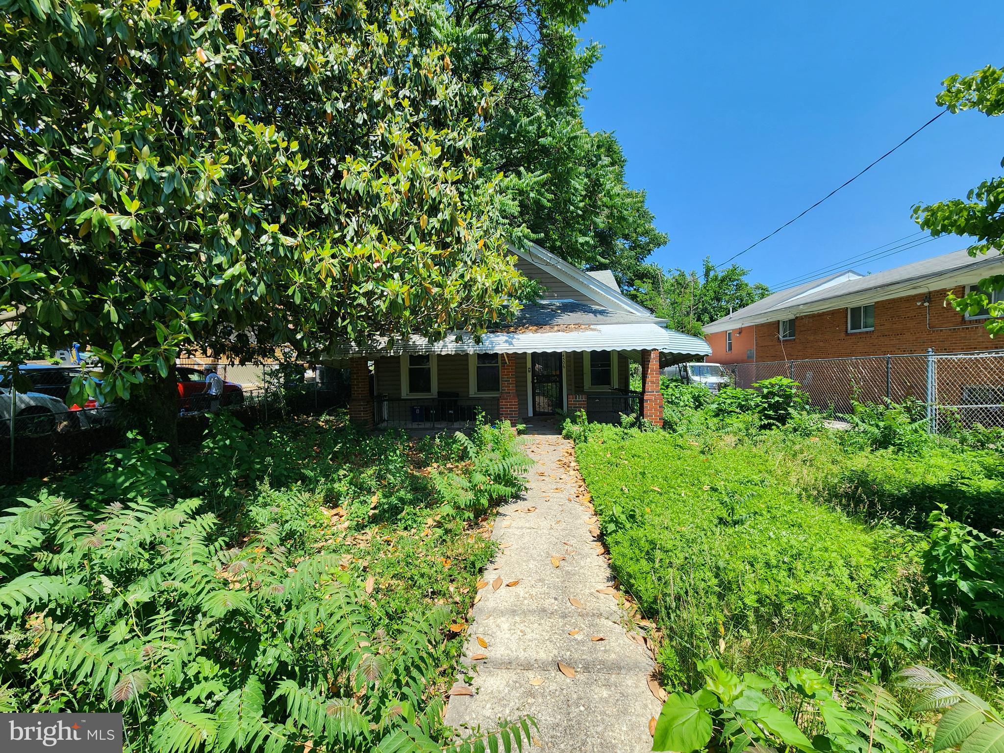 ONLINE AUCTION: This auction takes place on the Ashland Auction Group Website Bidding Platform. Bidding begins 06/02/2026 @ 10:00 AM. Bidding ends 06/04/2026 @ 11:00 AM. List Price is Suggested Opening Bid. Deposit: $20,000. Detached Bungalow located in the Deanwood area of Northeast Washington, DC. The property is believed to be arranged as 2 bedrooms and 2 bathrooms with approximately 1,026+/- above grade finished square feet on a 2,594+/- square foot lot. JUST MINUTES to the Deanwood Metro Station and Minnesota Ave Metro Station, downtown Washington, DC, Route 295, and the H Street Corridor. Easy access to Capitol Hill, Union Station, and major commuter routes throughout the District and surrounding areas.