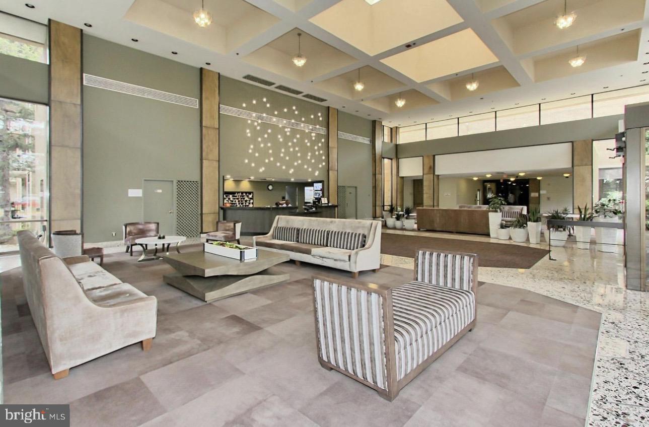 SKYLINE TOWERS - Residential