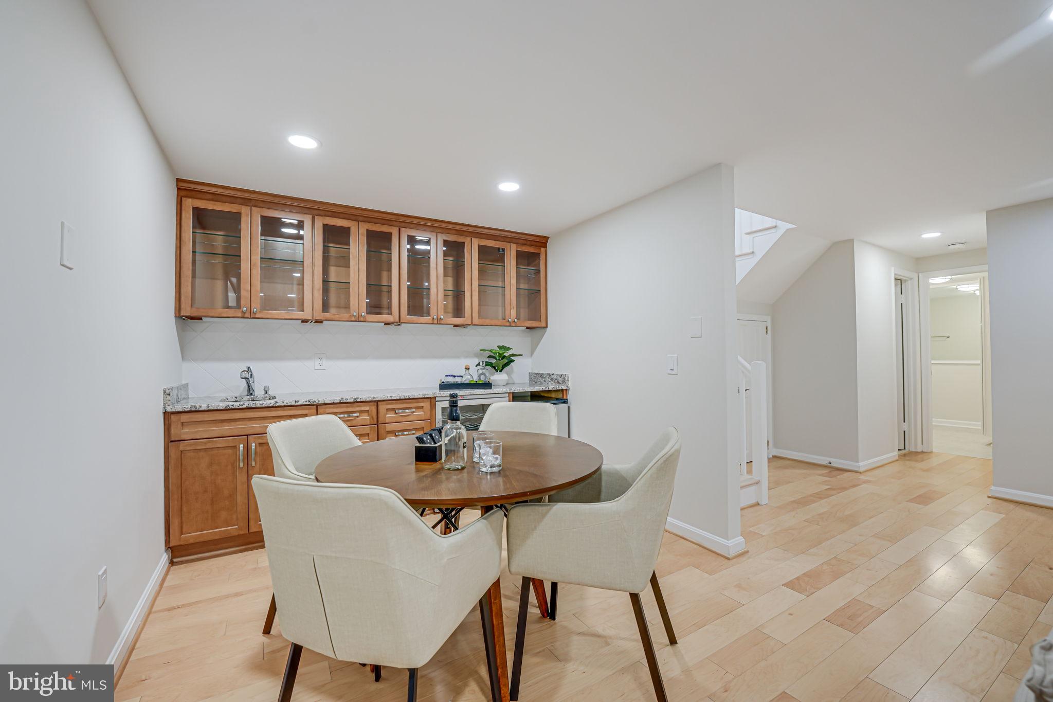 MADISON OF MCLEAN - Residential