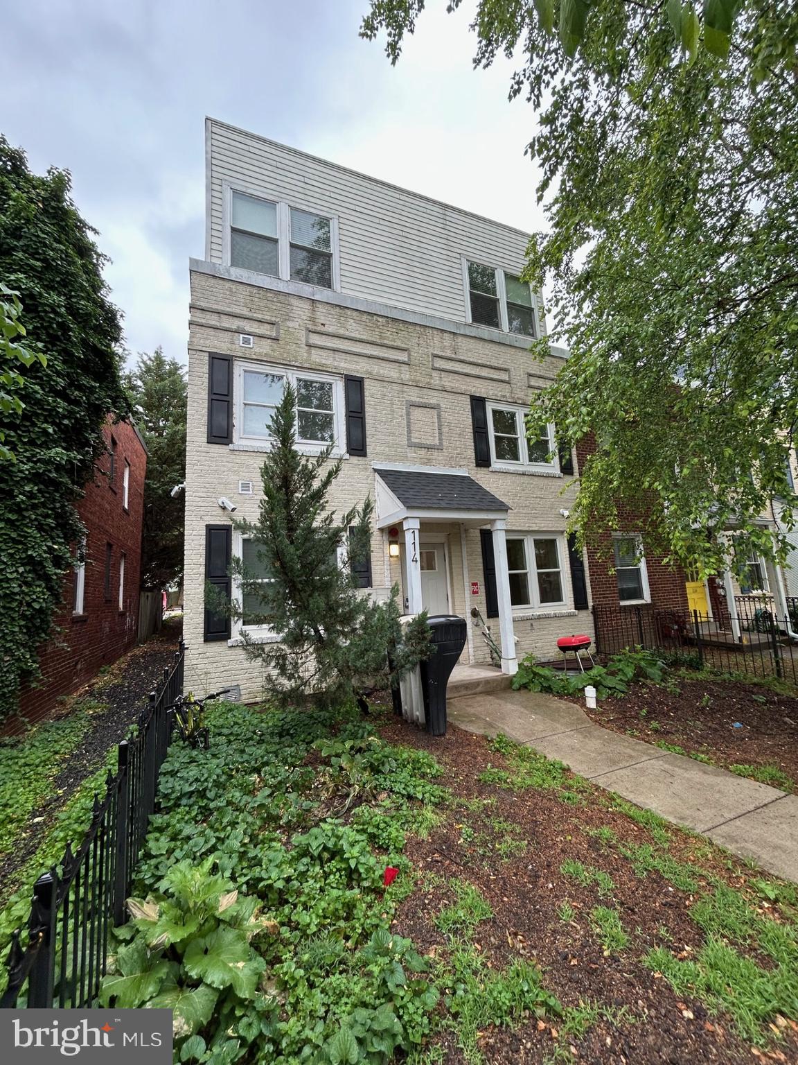 SOUTHWEST WATERFRONT - Residential Income