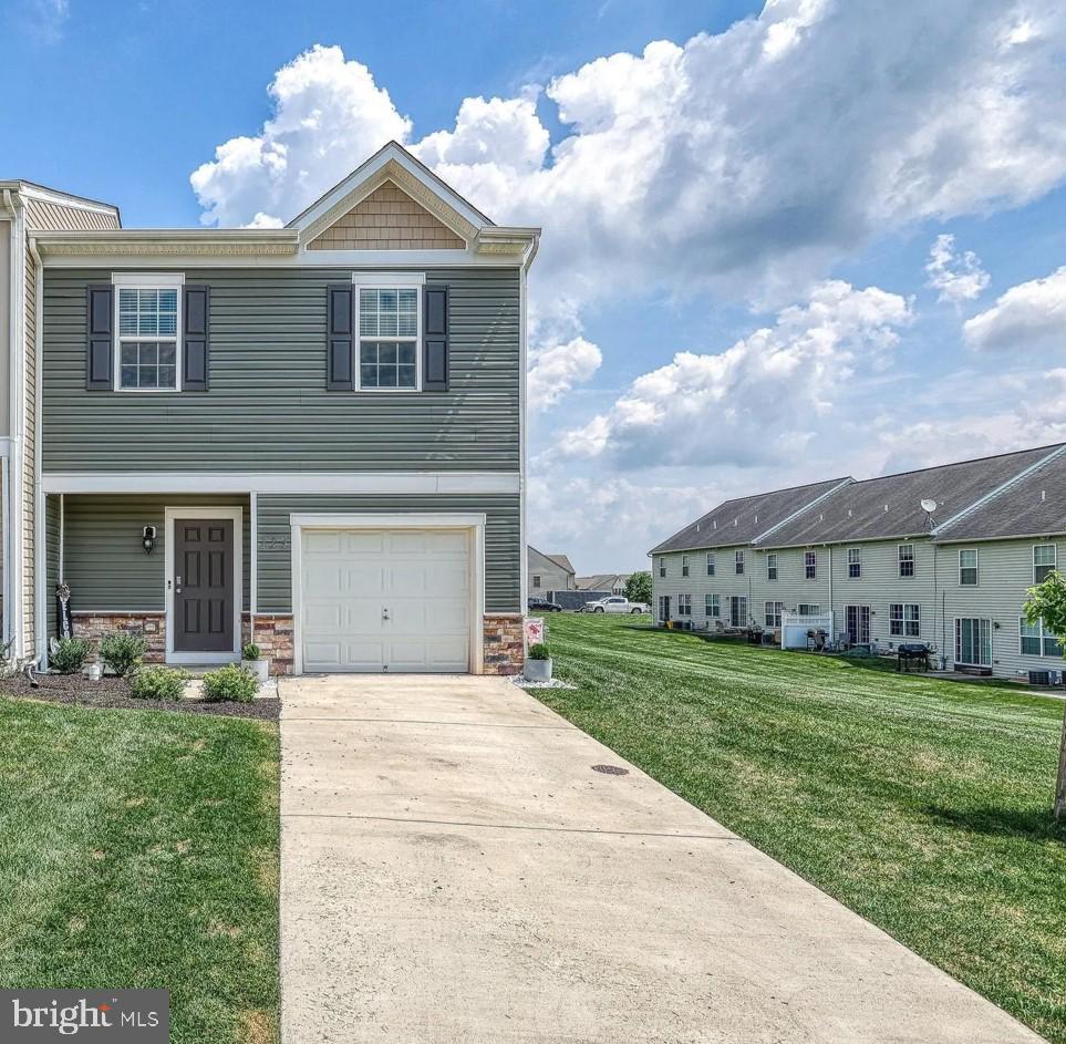 LOCUST RUN - Residential Lease