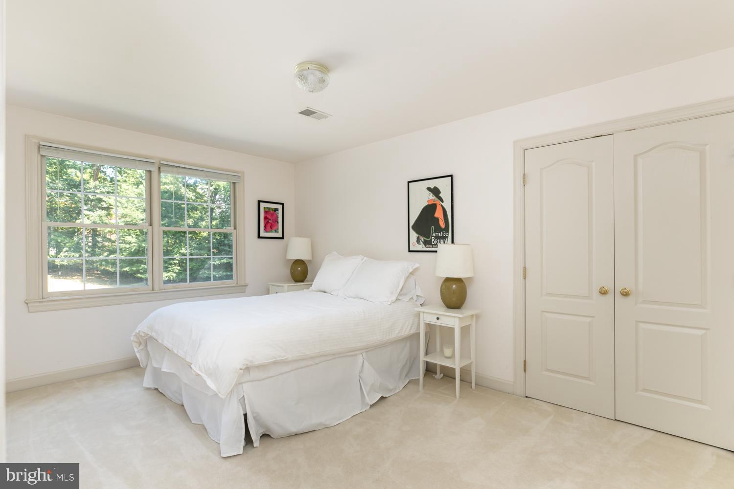 TIMBERLAKE ESTATES - Residential