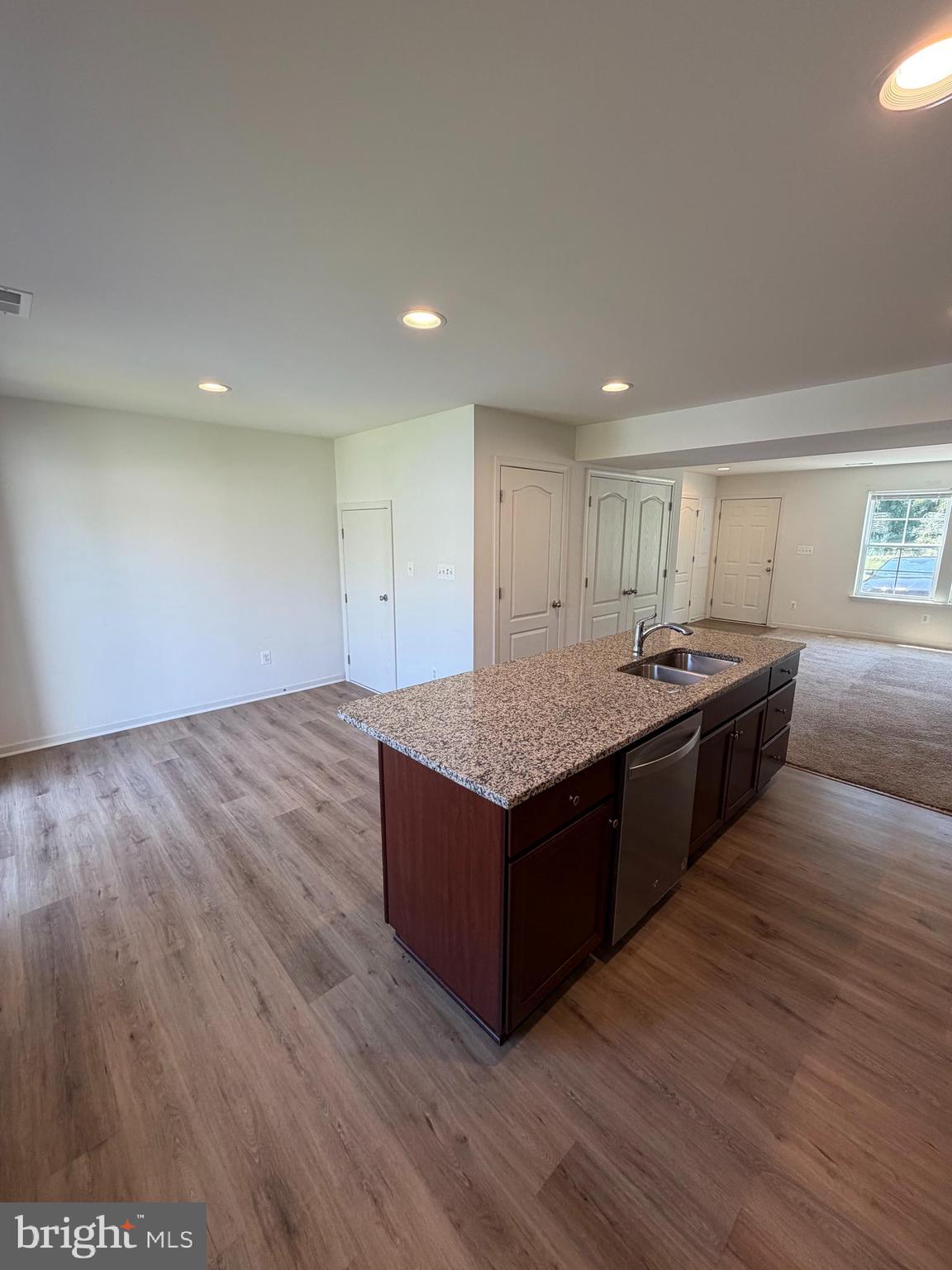 WHISPERING PINES - Residential