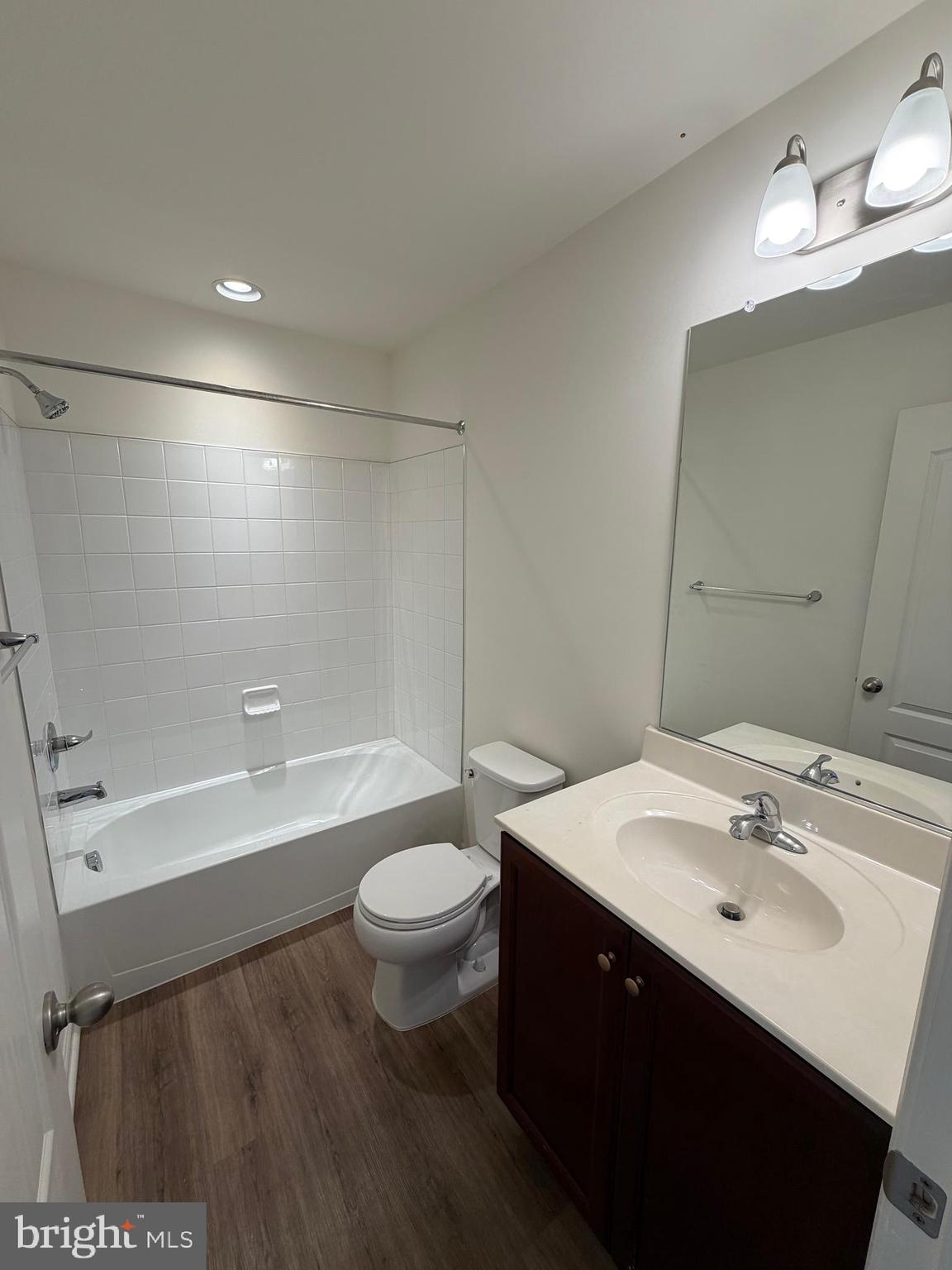 WHISPERING PINES - Residential