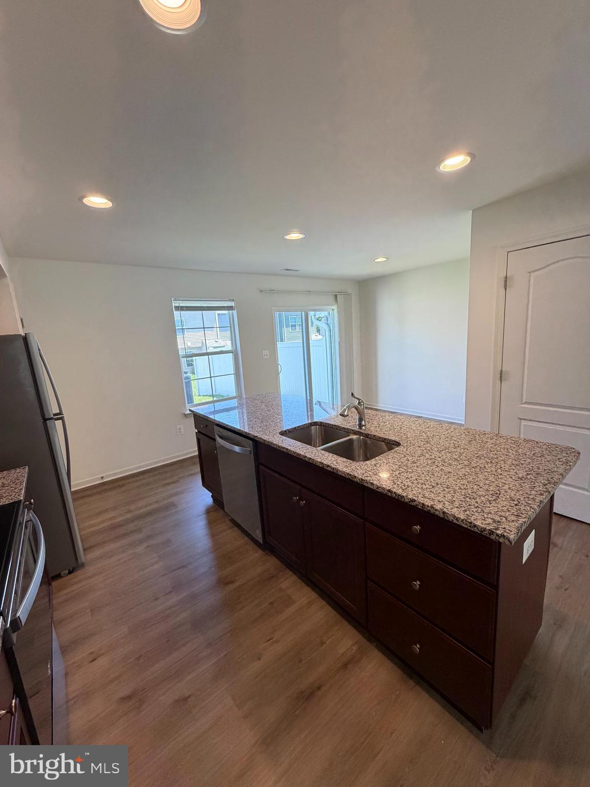 WHISPERING PINES - Residential